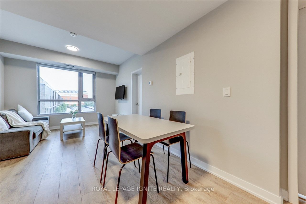 1800 Simcoe St N, #218