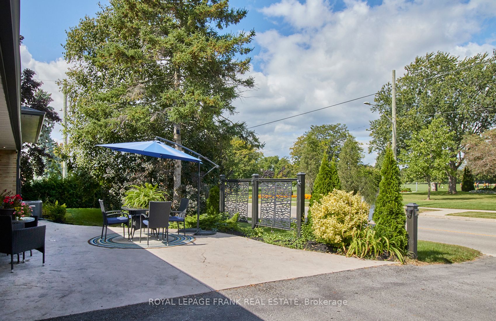 707 Walnut St W