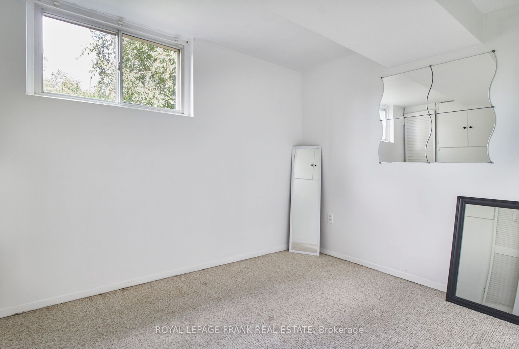 707 Walnut St W
