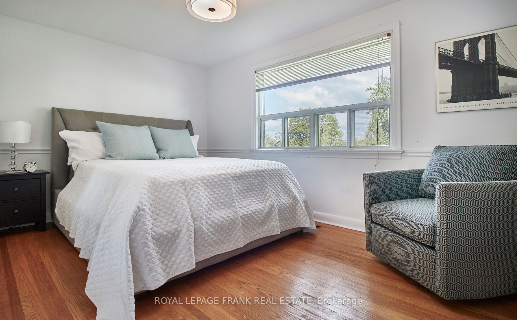 707 Walnut St W