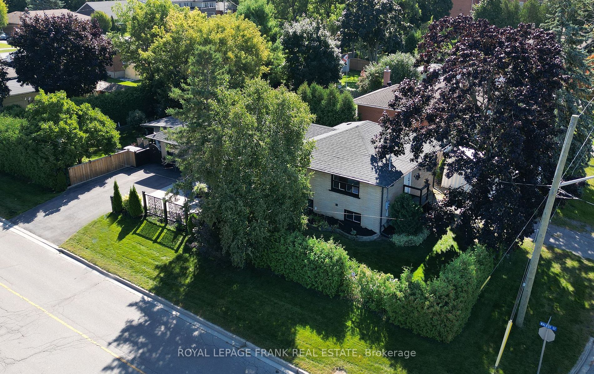 707 Walnut St W
