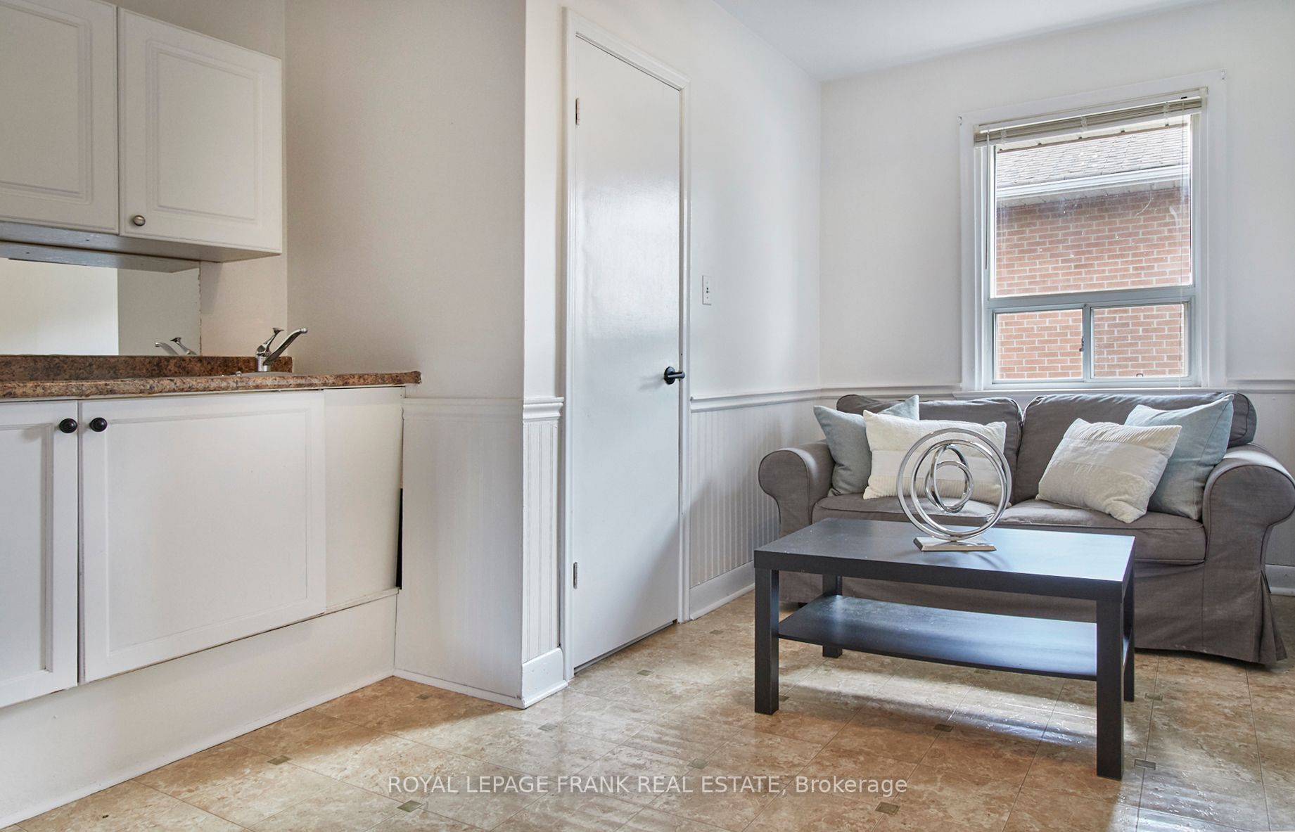 707 Walnut St W