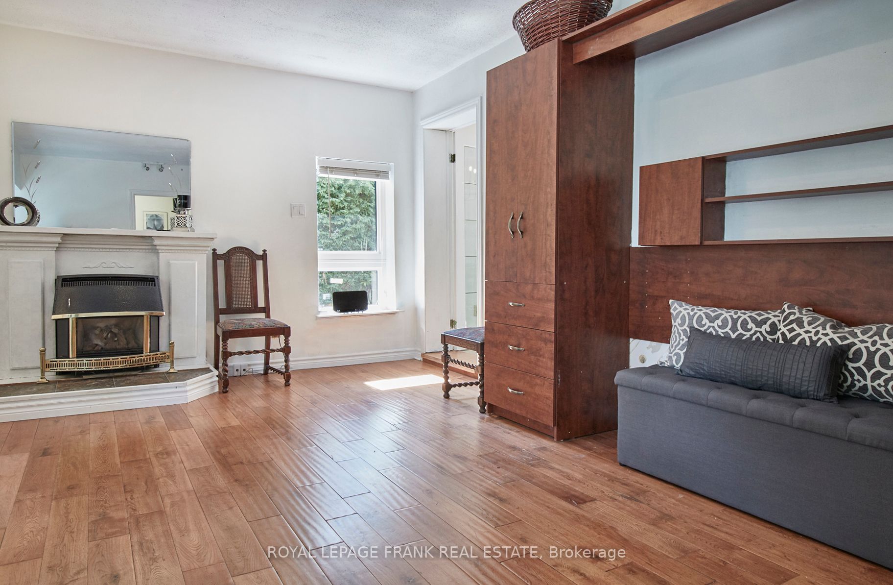 707 Walnut St W