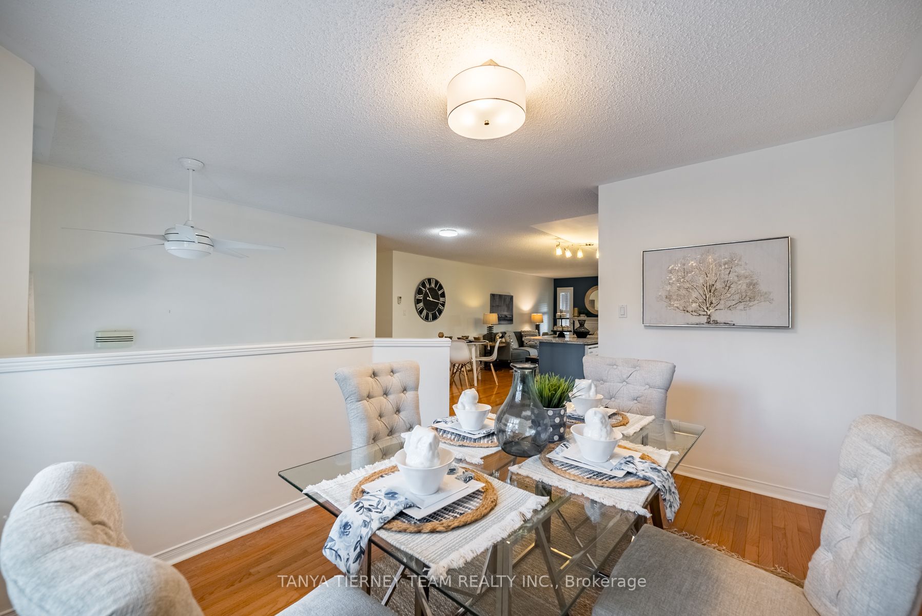 90 Perryview Dr