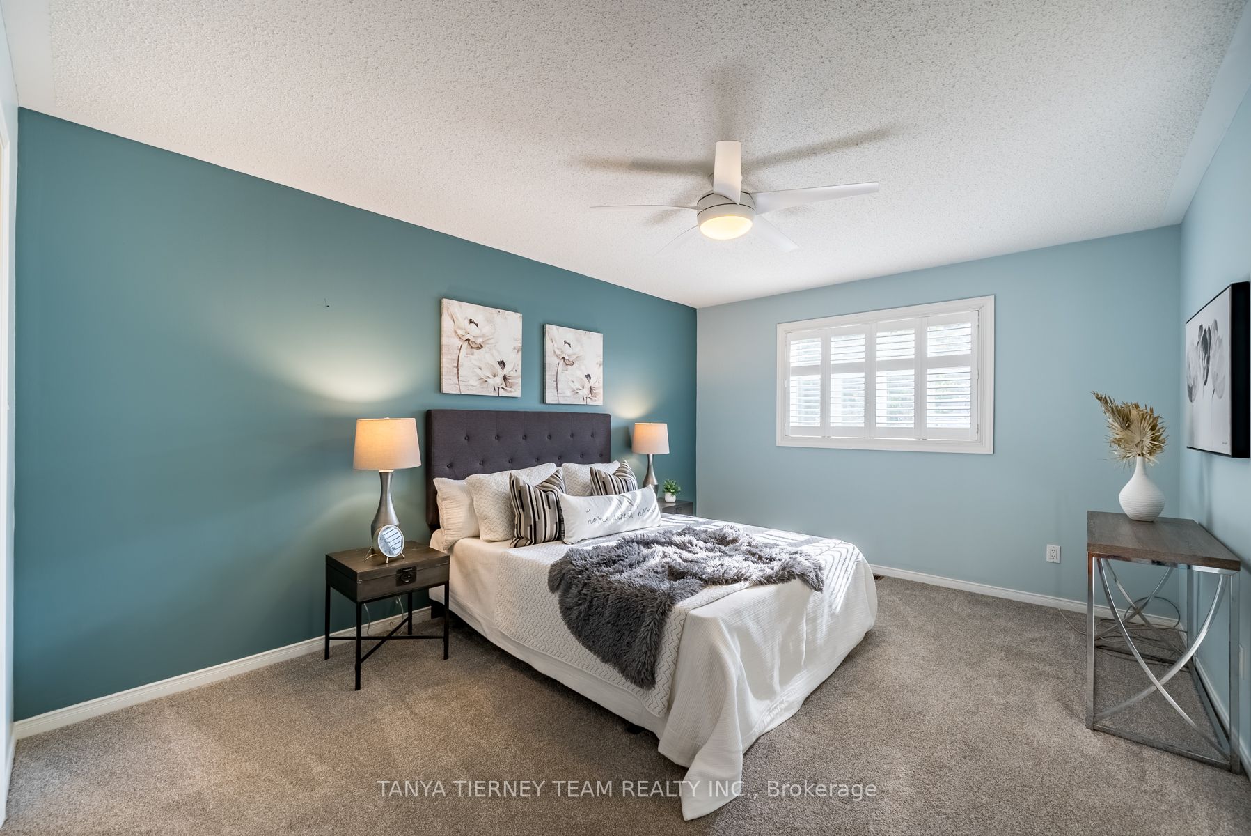90 Perryview Dr