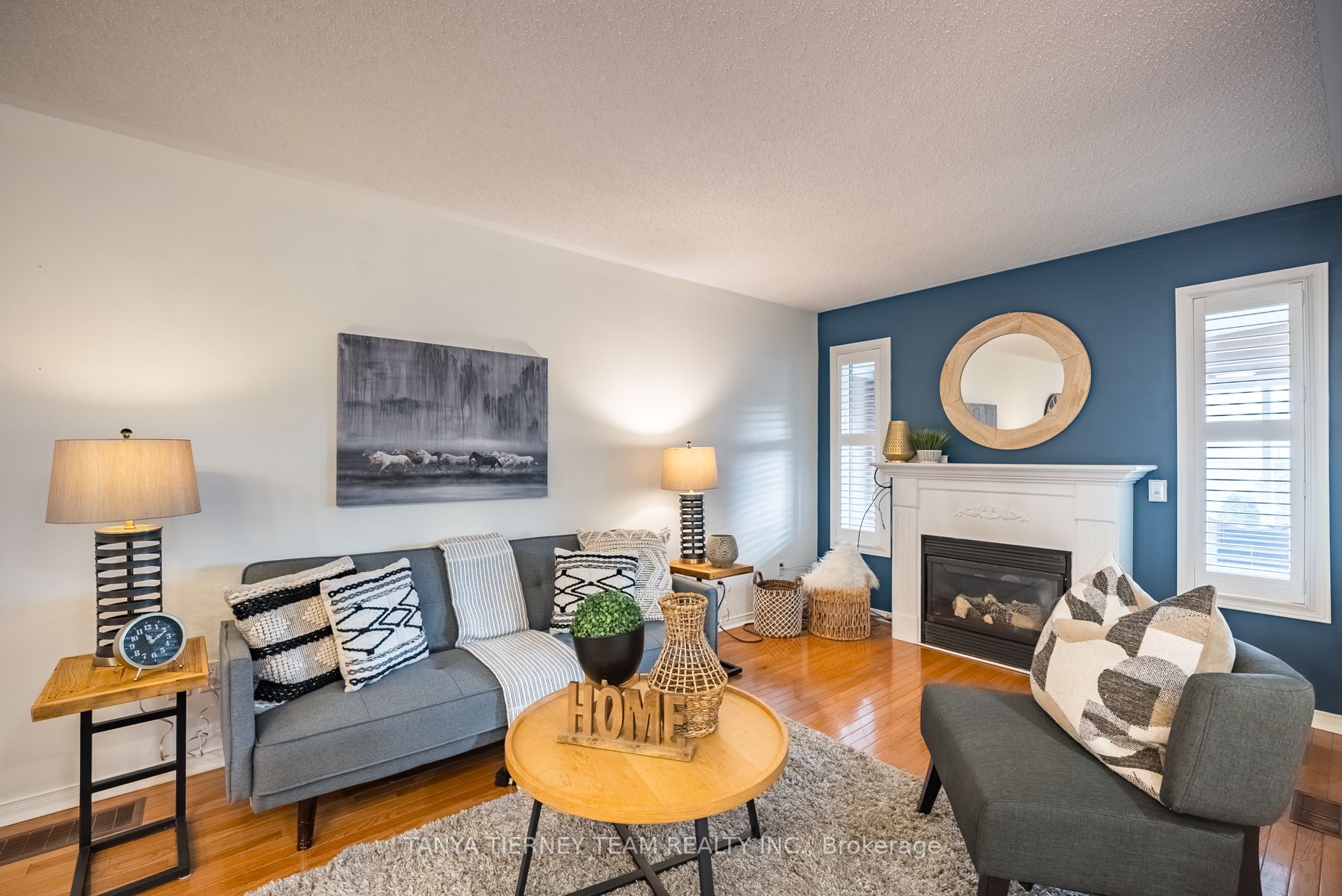 90 Perryview Dr
