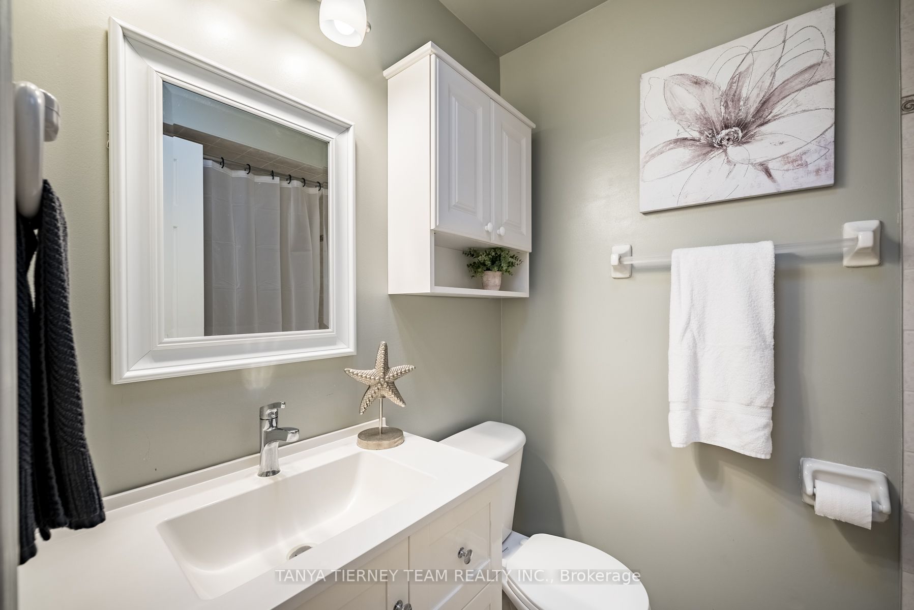 90 Perryview Dr