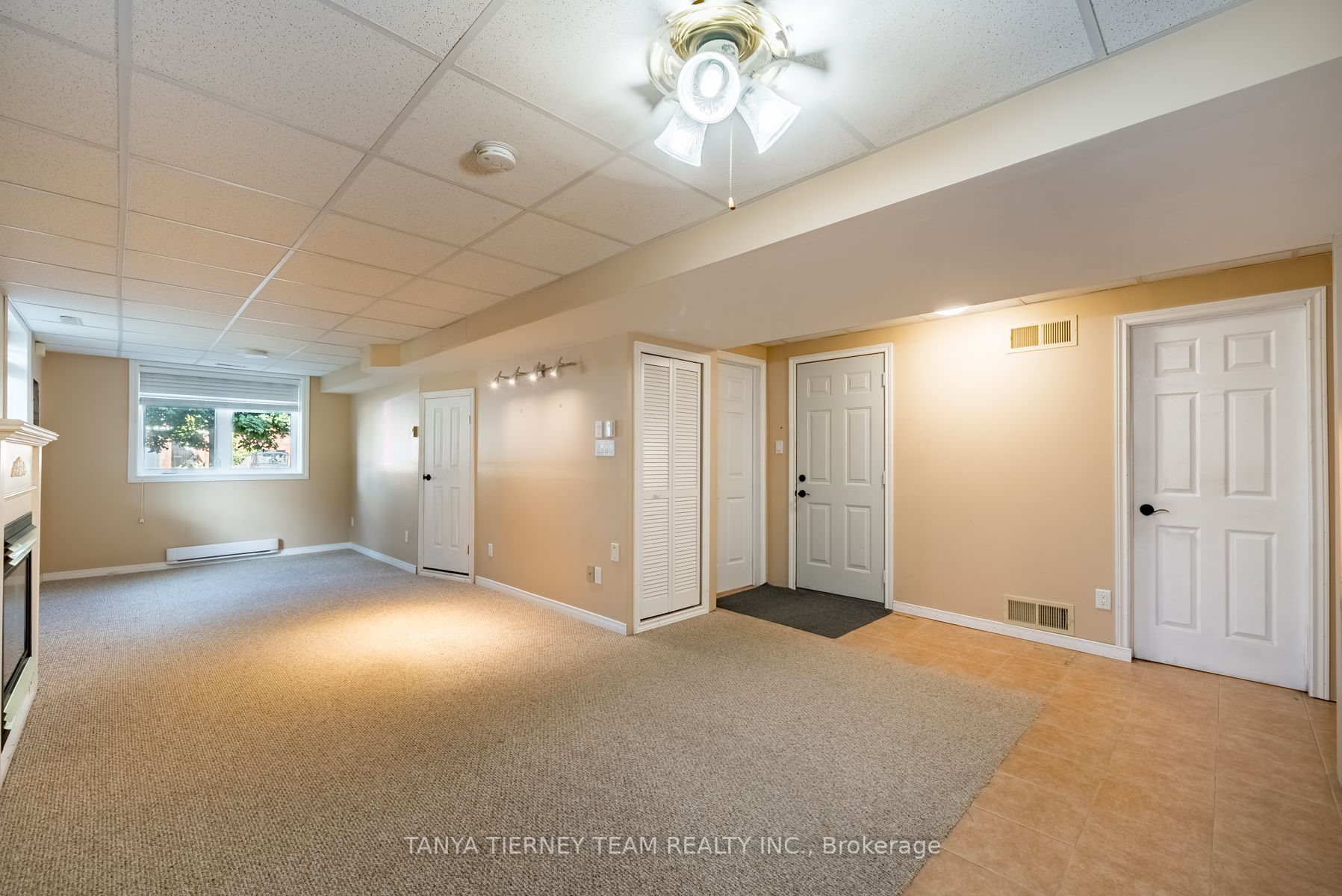 90 Perryview Dr