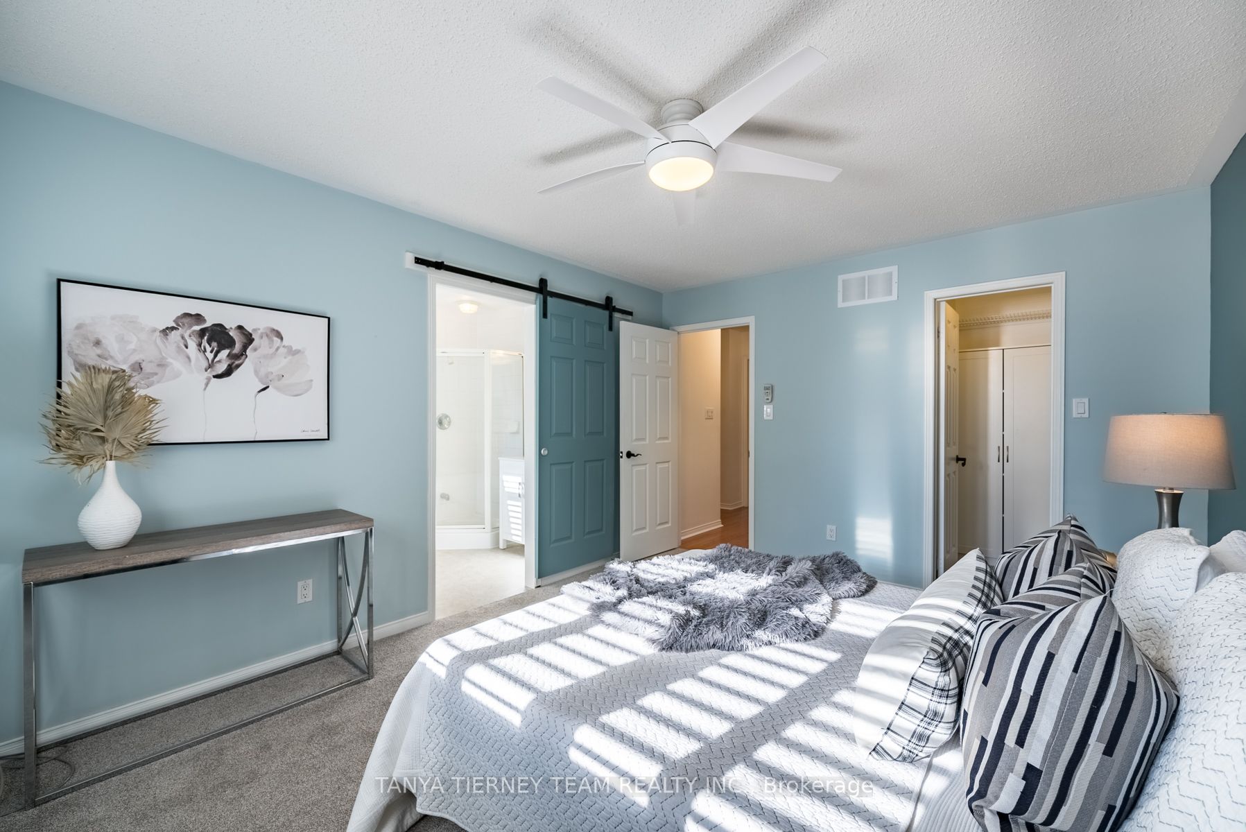 90 Perryview Dr