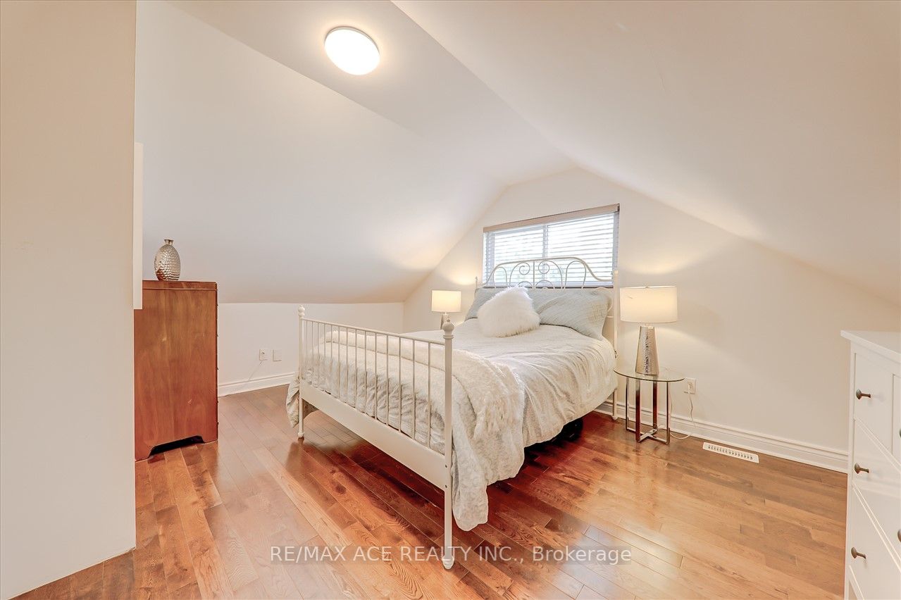 52 Galloway Rd