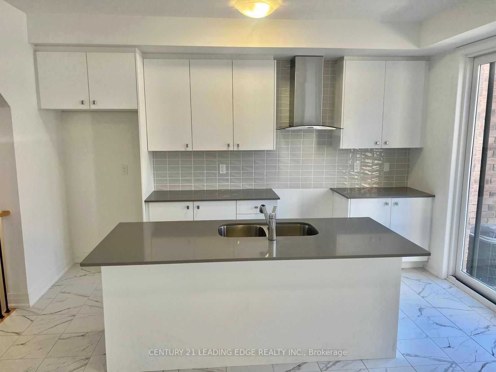 72 Waterside Way, #34
