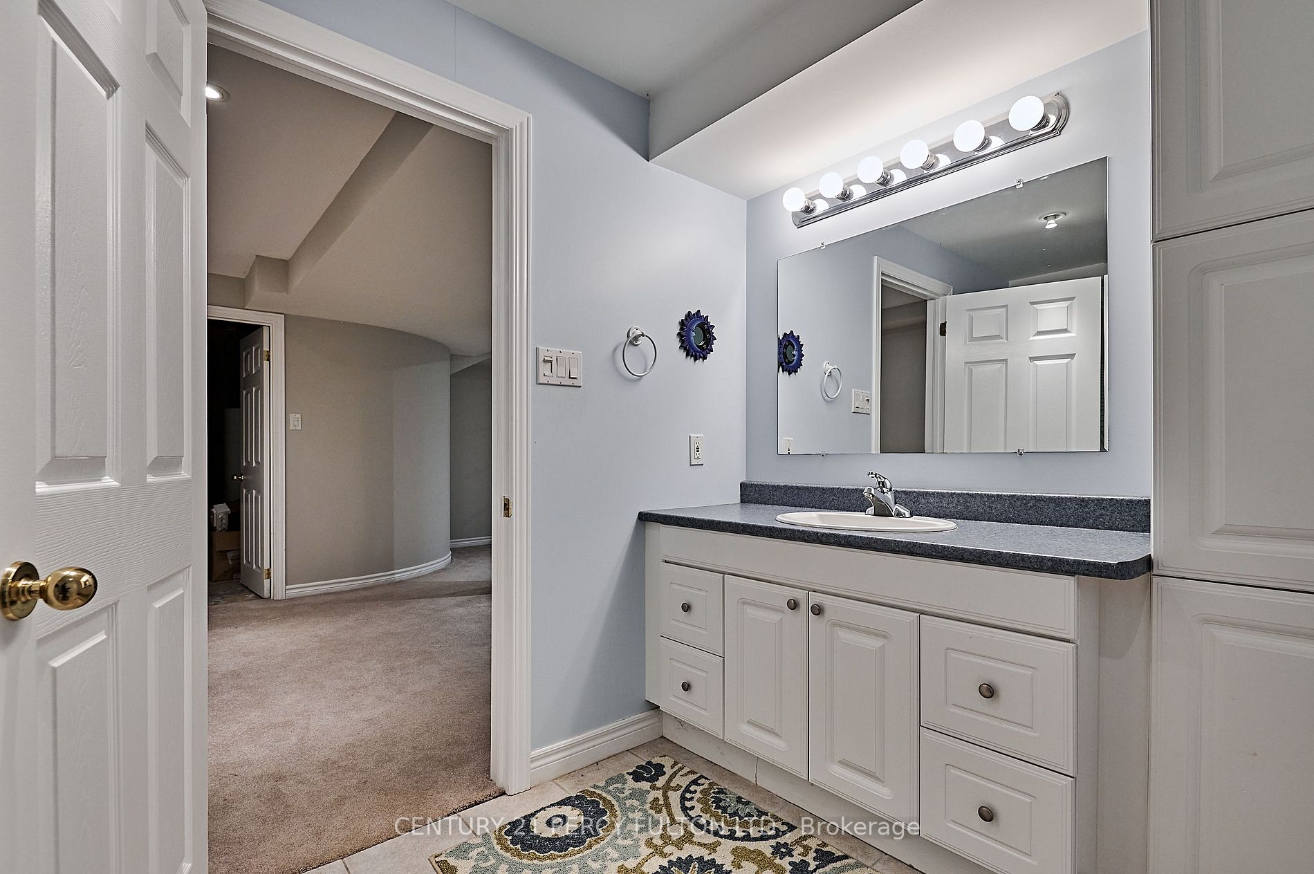 36 Milner Cres