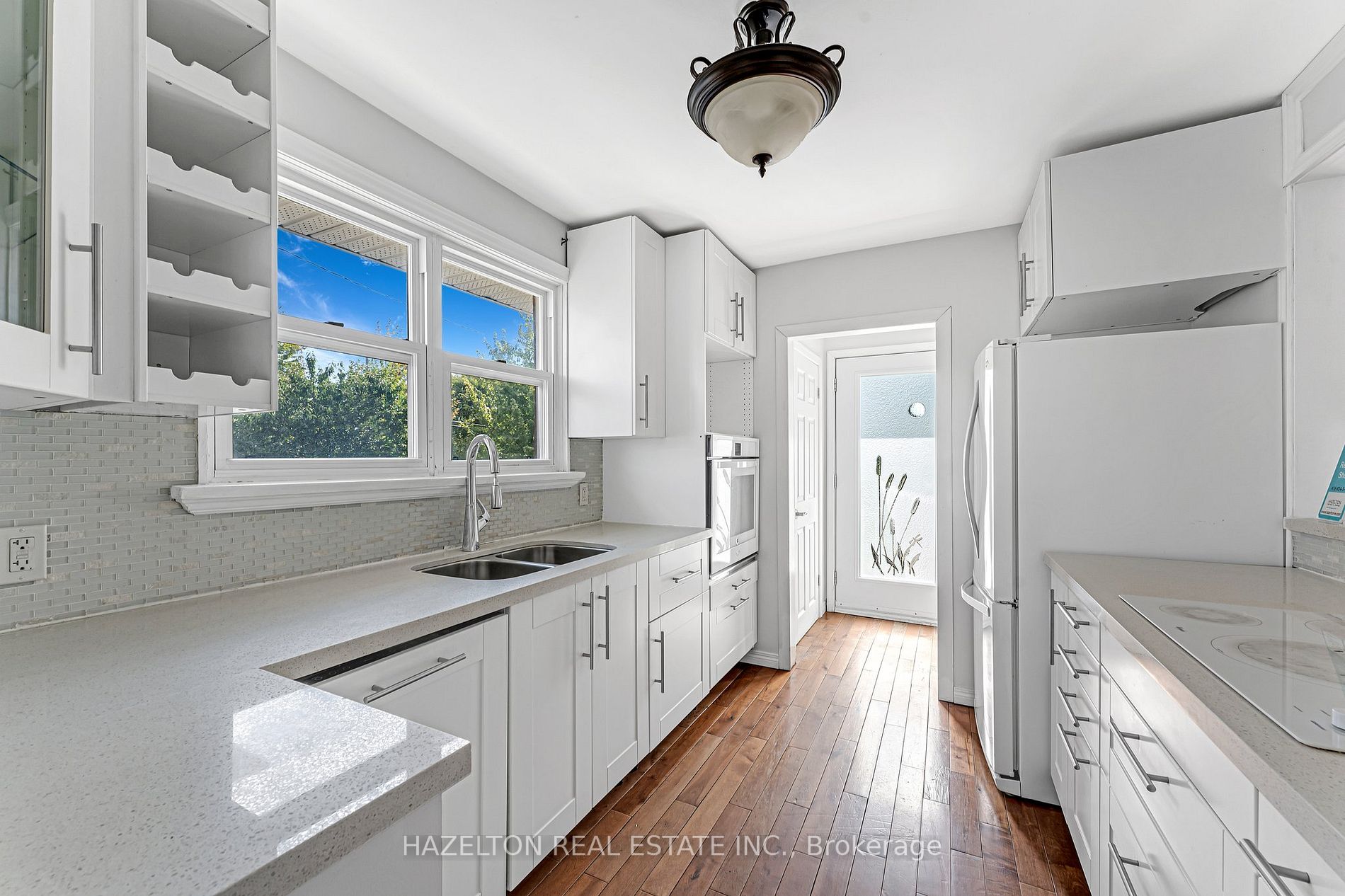 572 Montcalm Ave