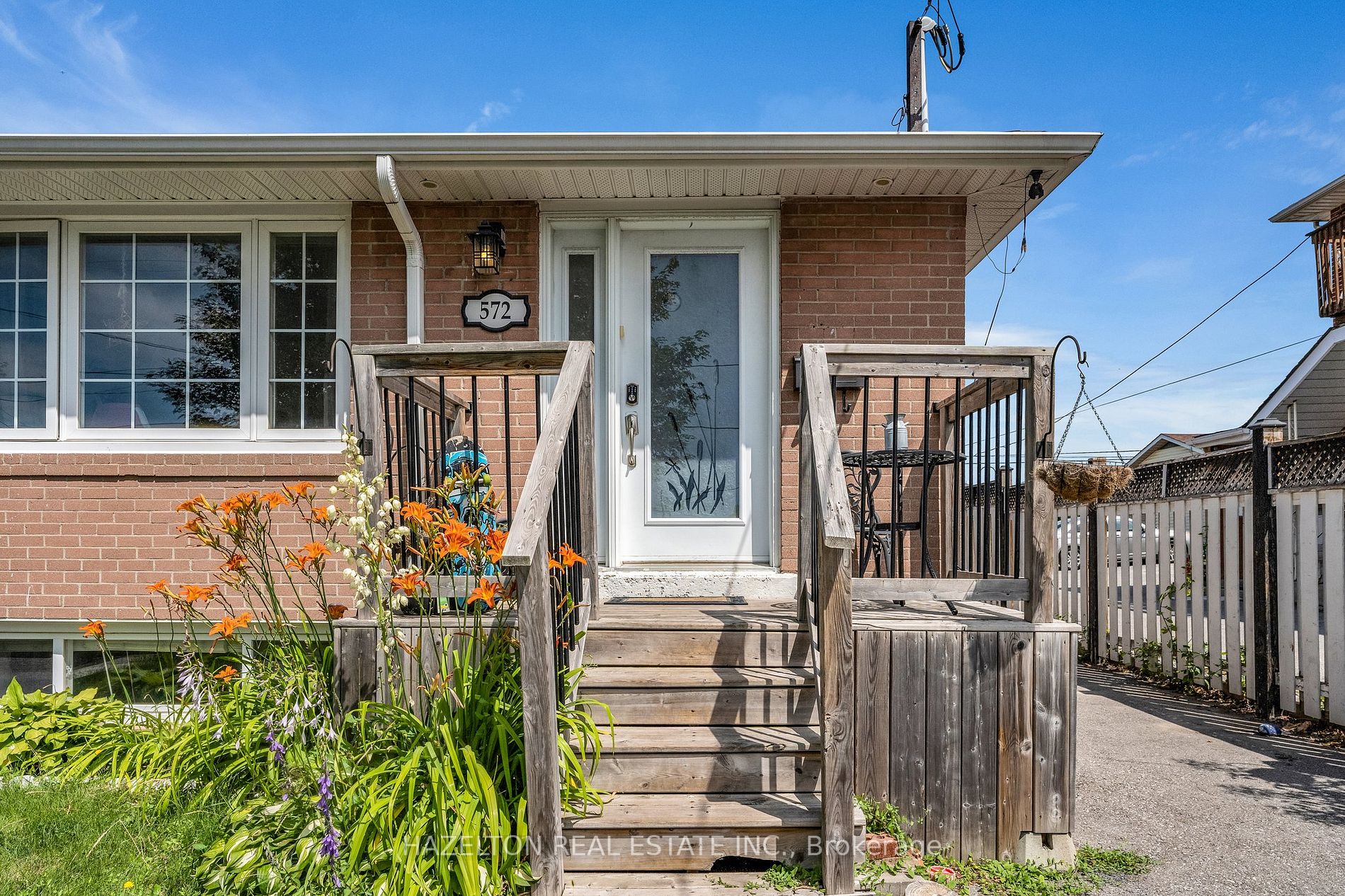 572 Montcalm Ave