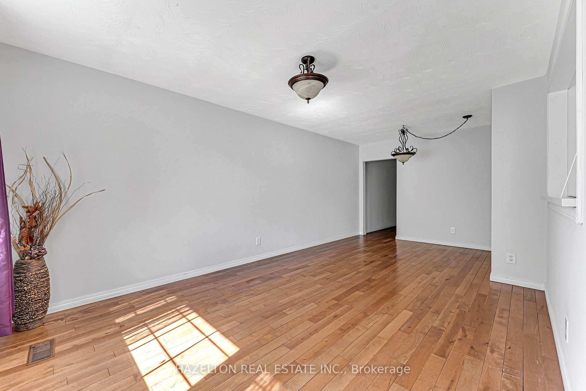 572 Montcalm Ave