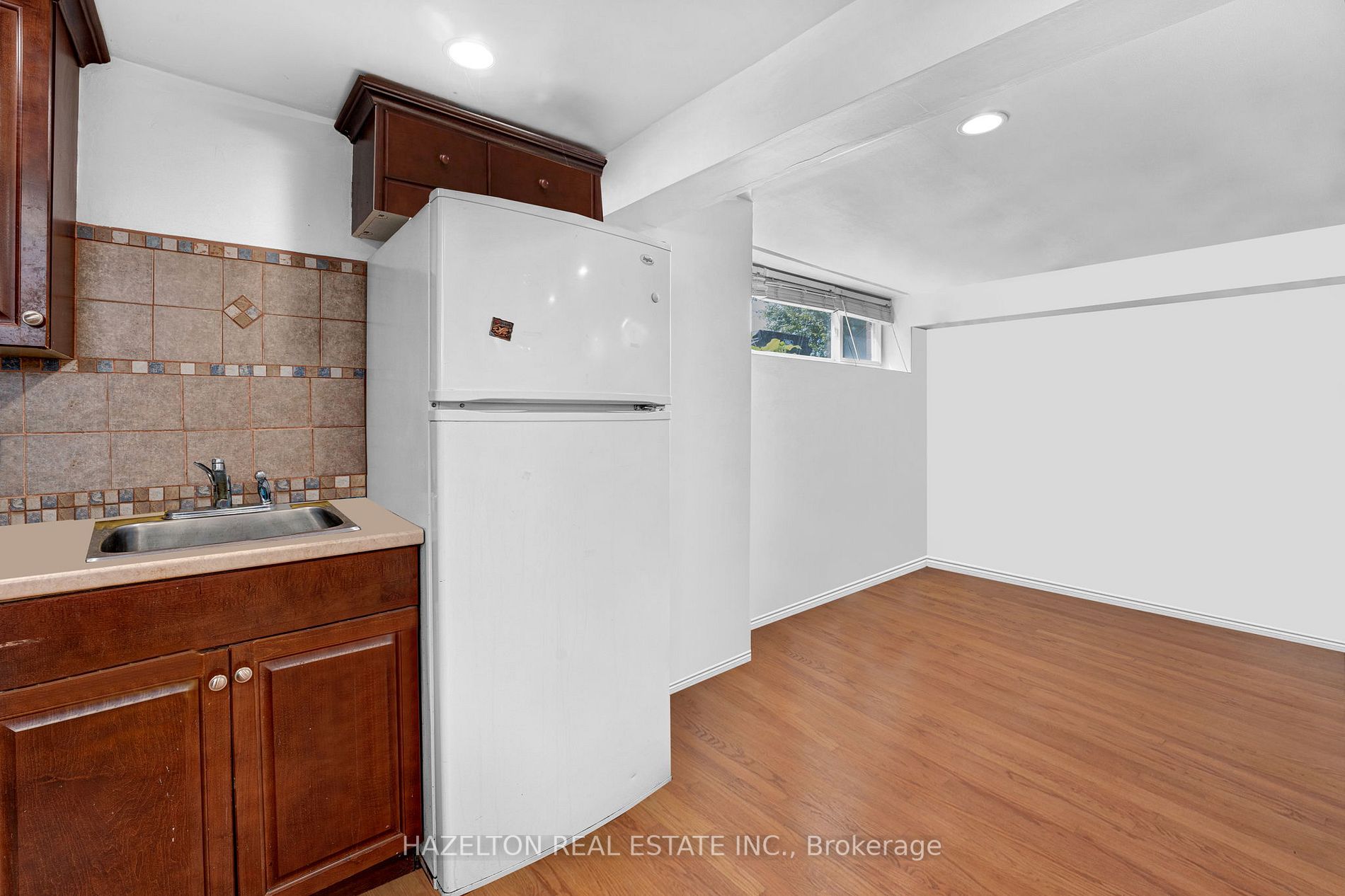 572 Montcalm Ave
