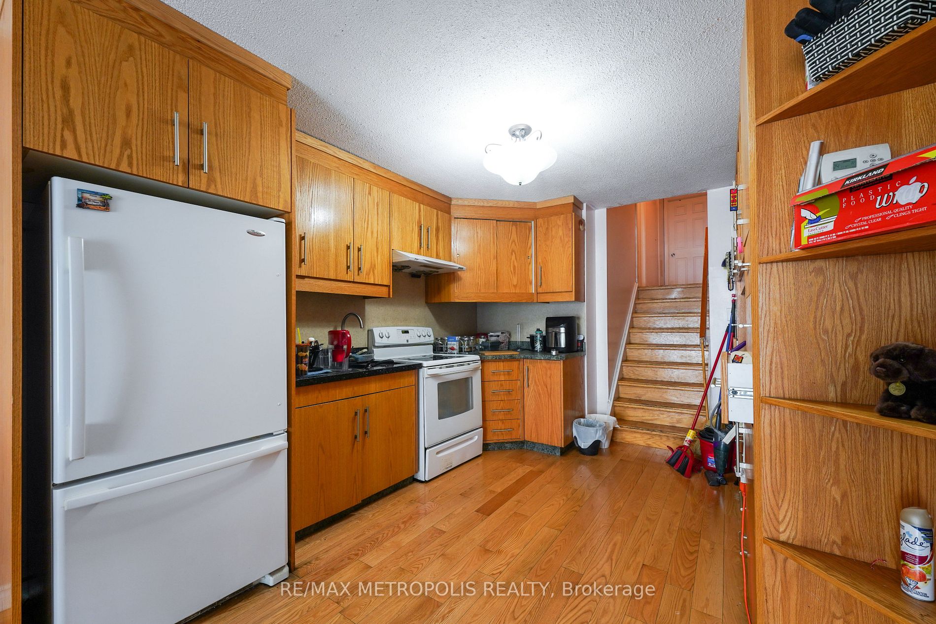 199 Invergordon Ave