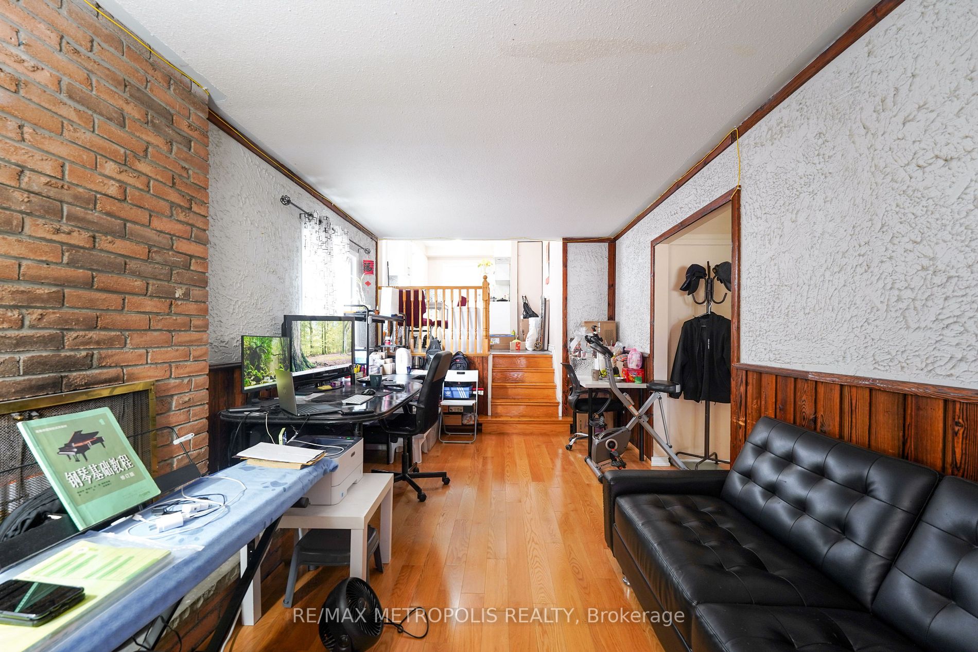 199 Invergordon Ave