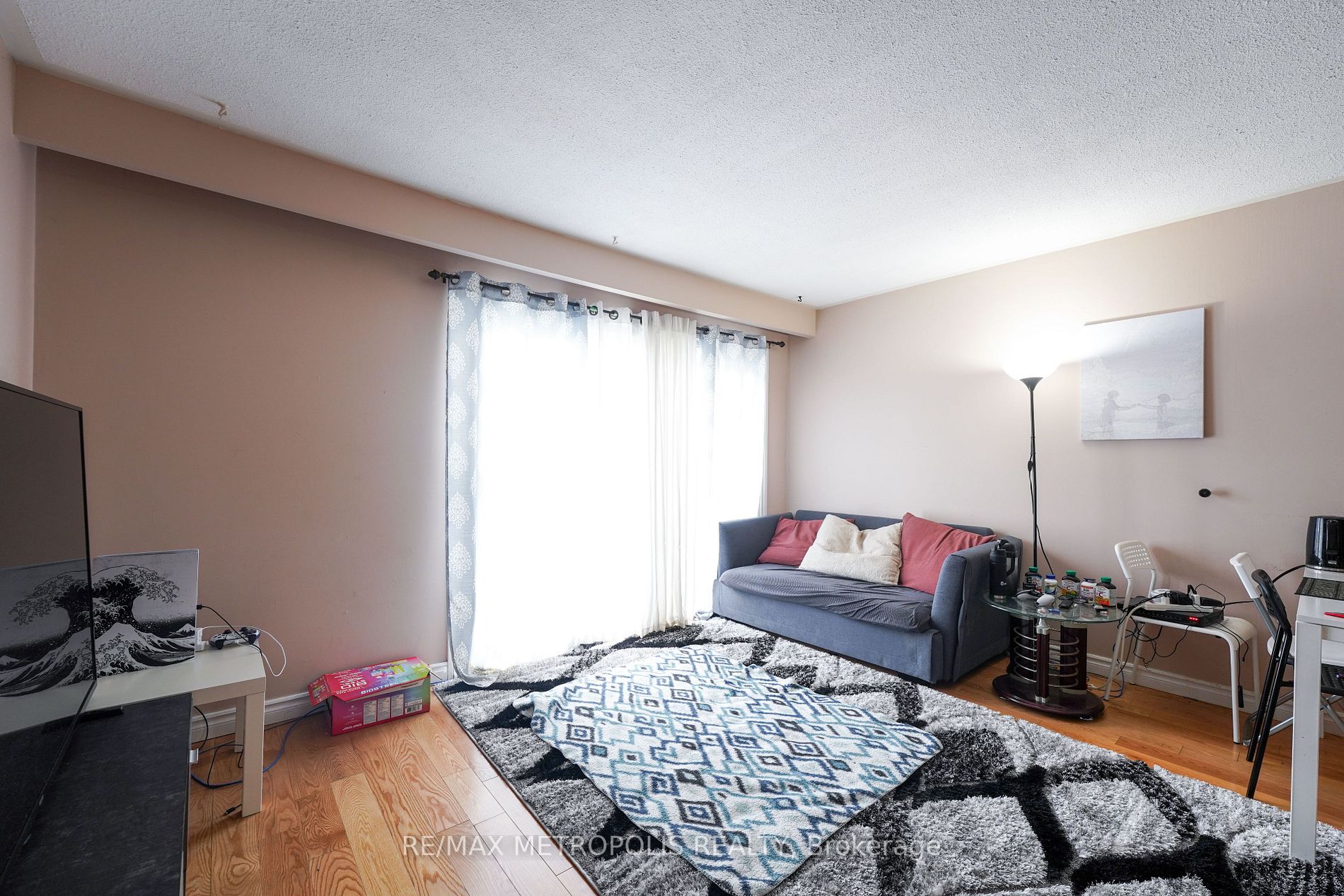 199 Invergordon Ave