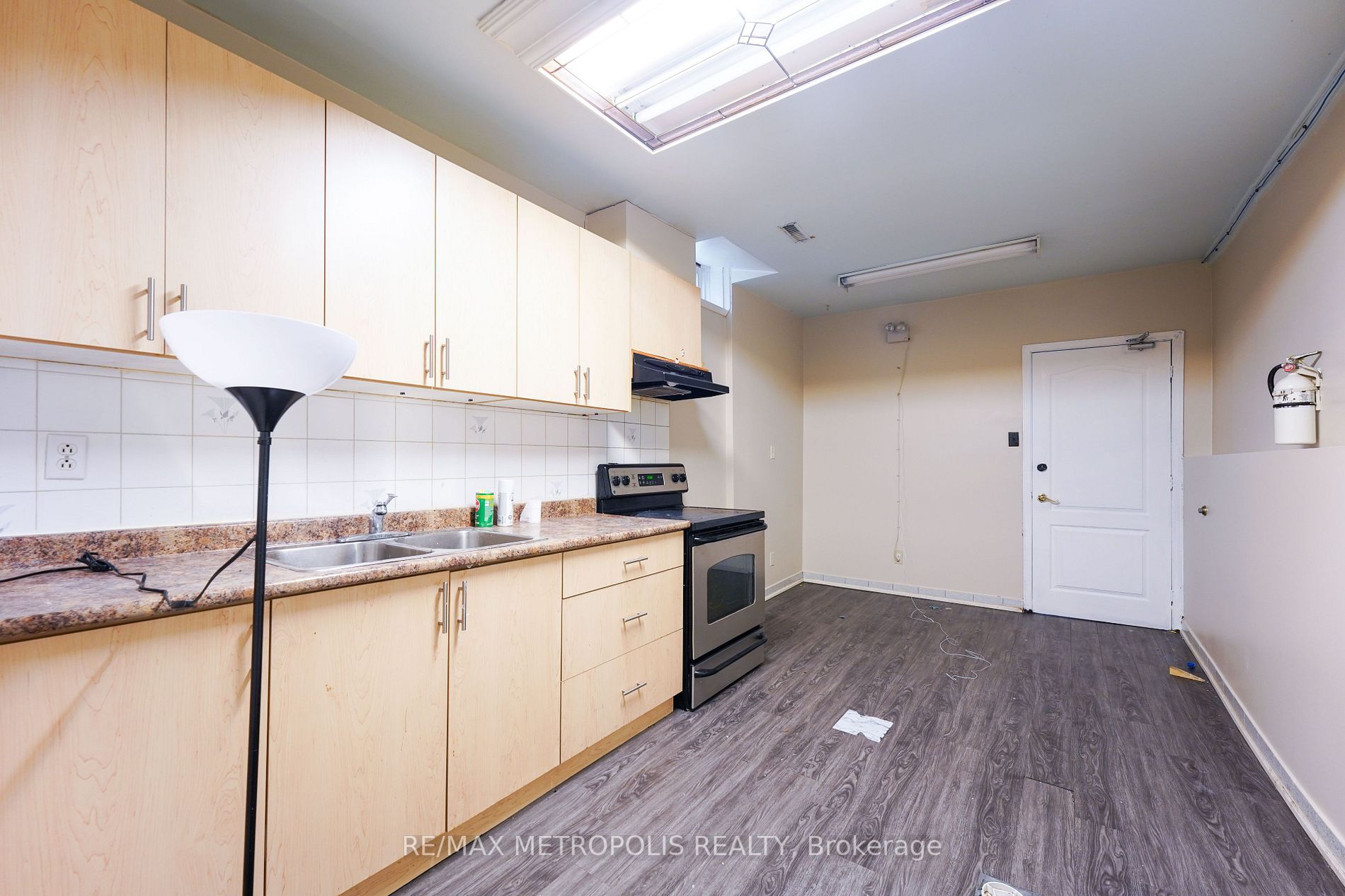 199 Invergordon Ave