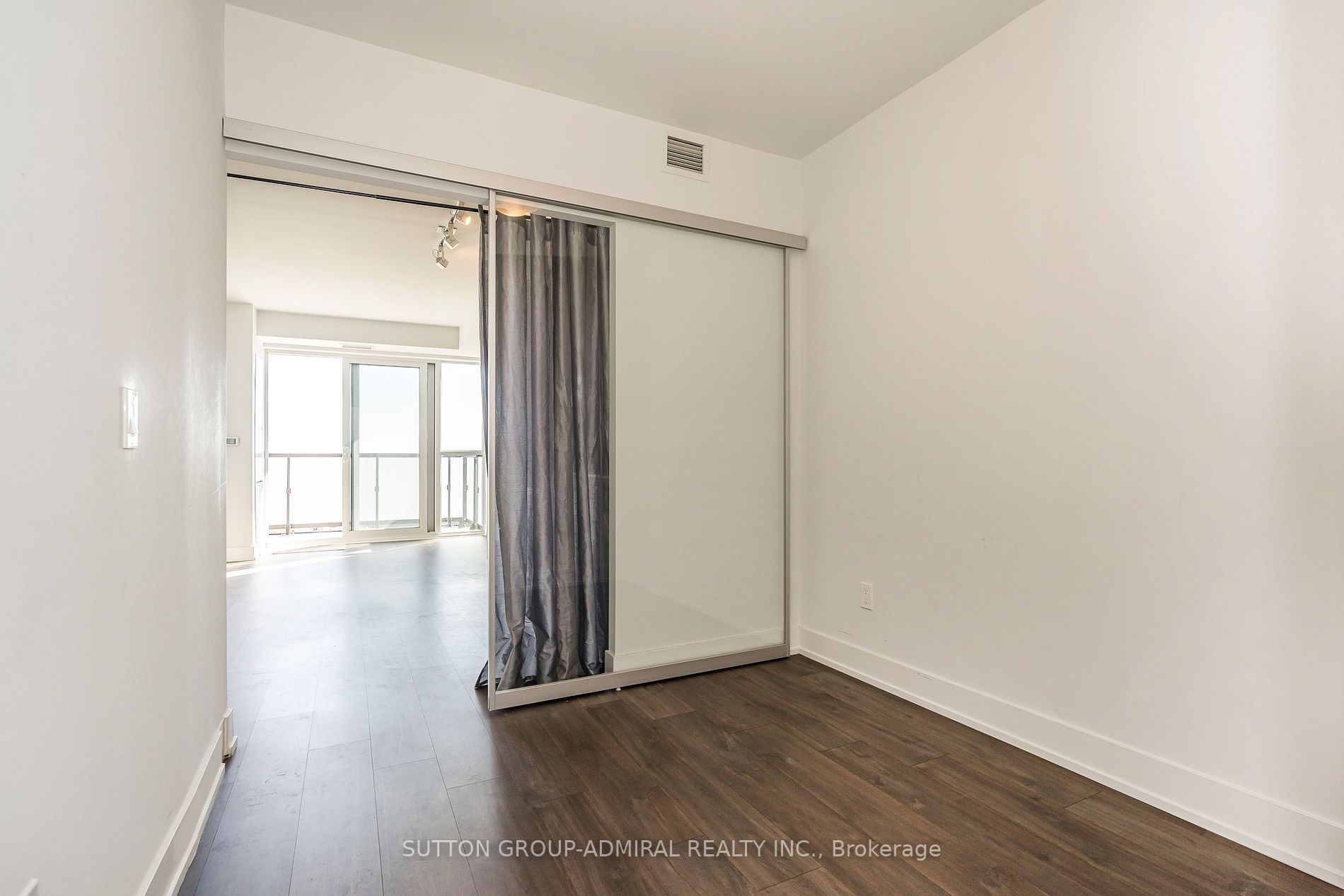2550 Simcoe St N, #1909