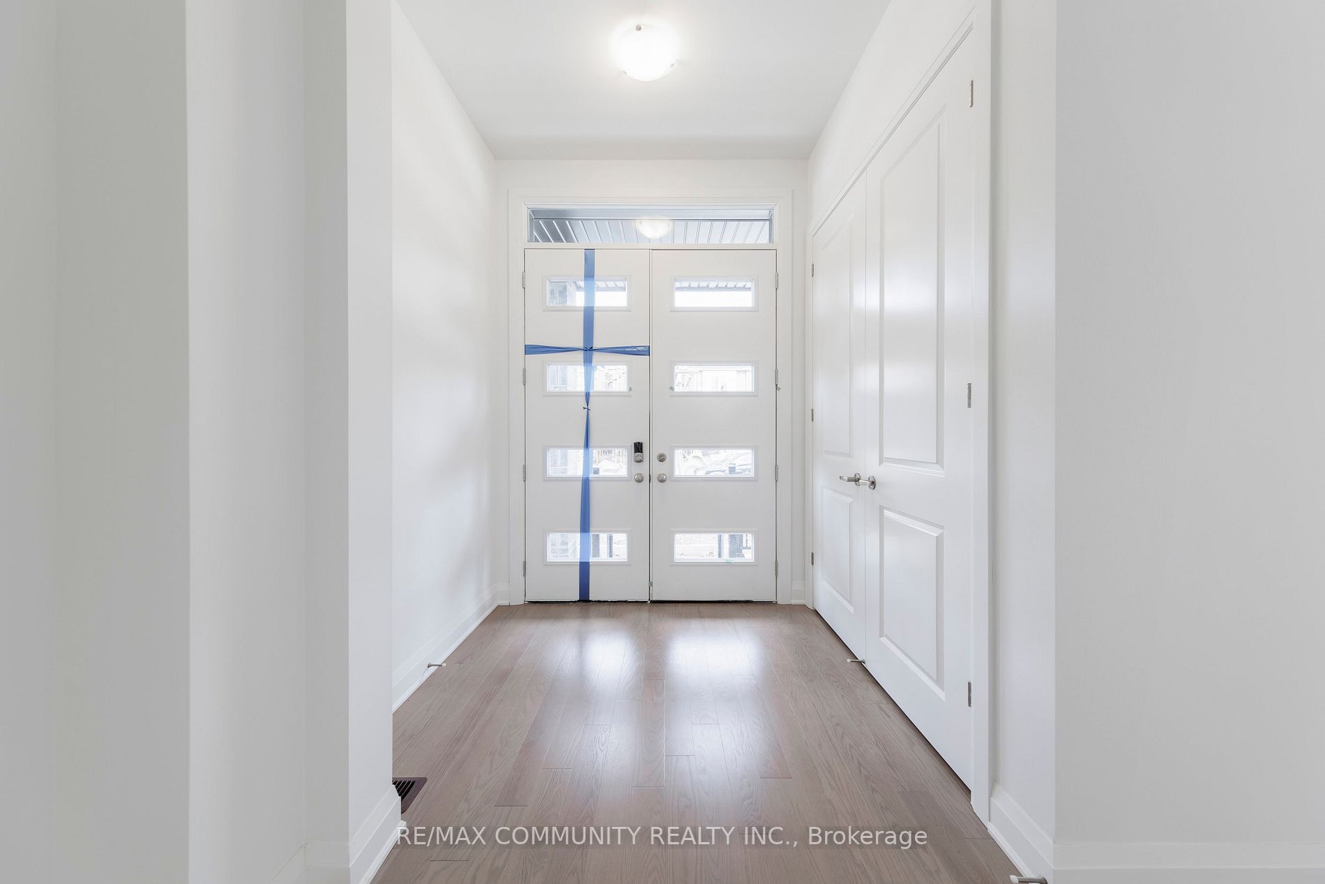1562 Honey Locust Pl