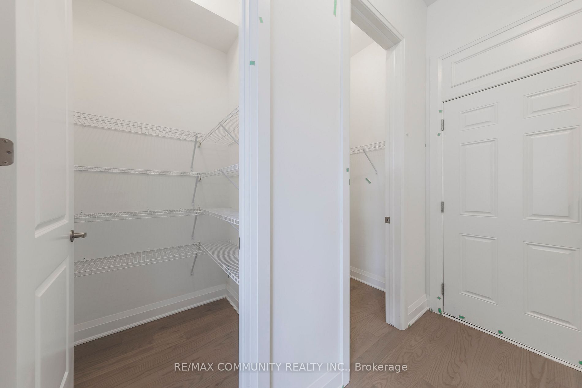 1562 Honey Locust Pl