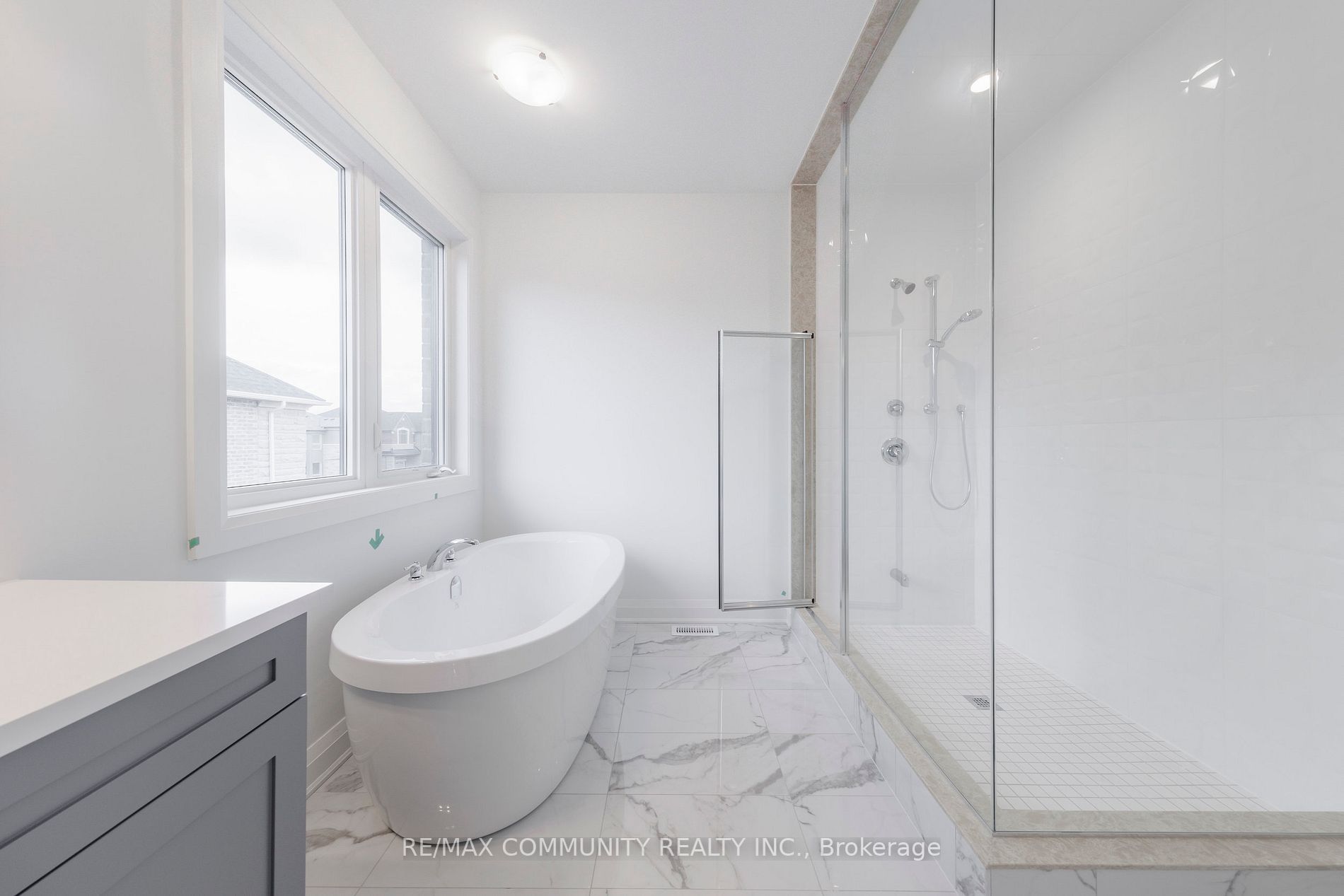 1562 Honey Locust Pl