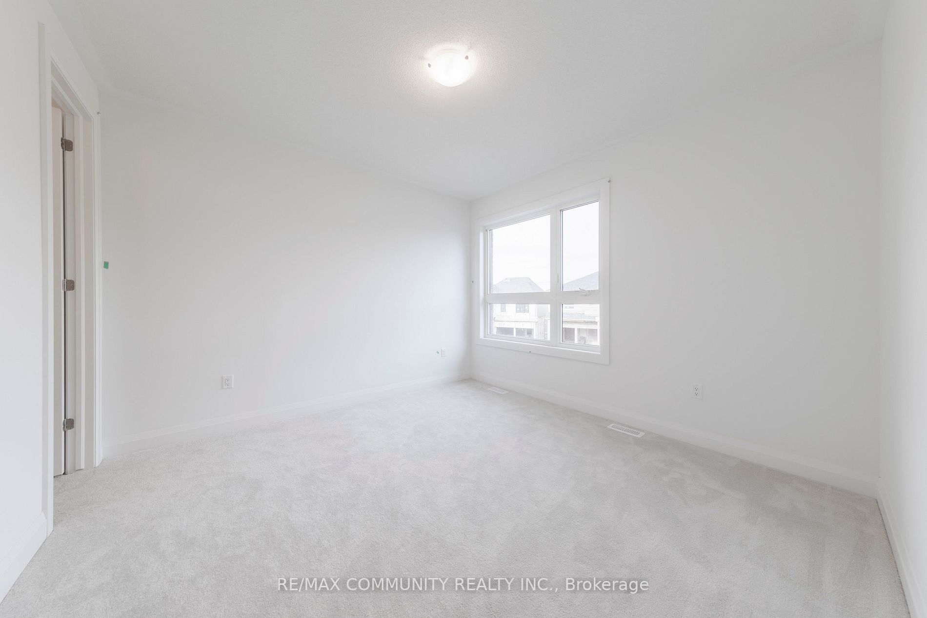 1562 Honey Locust Pl