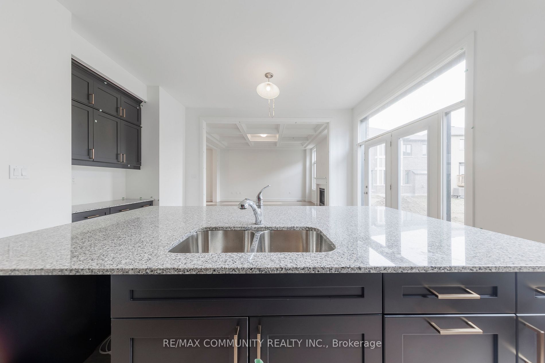 1562 Honey Locust Pl