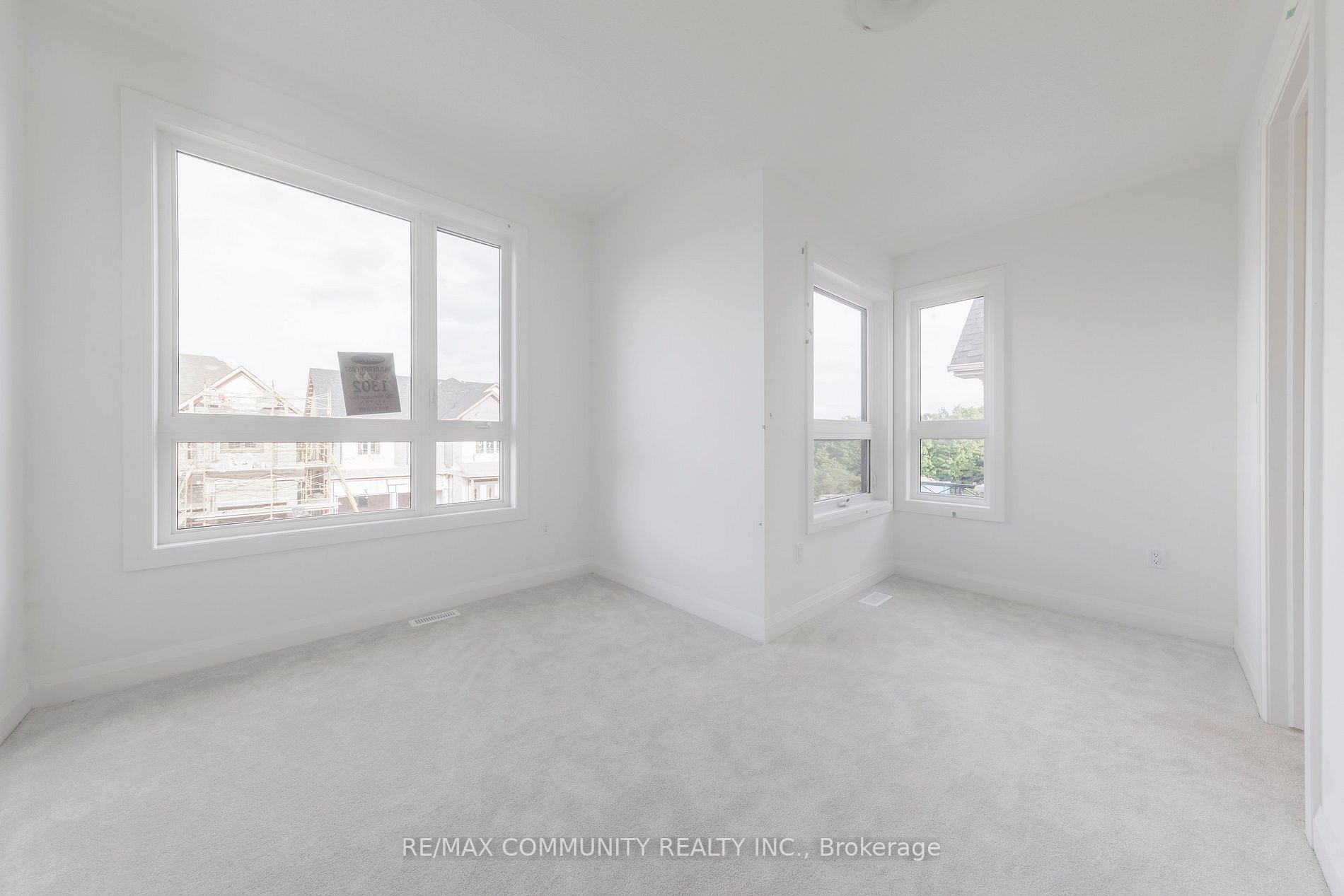 1562 Honey Locust Pl