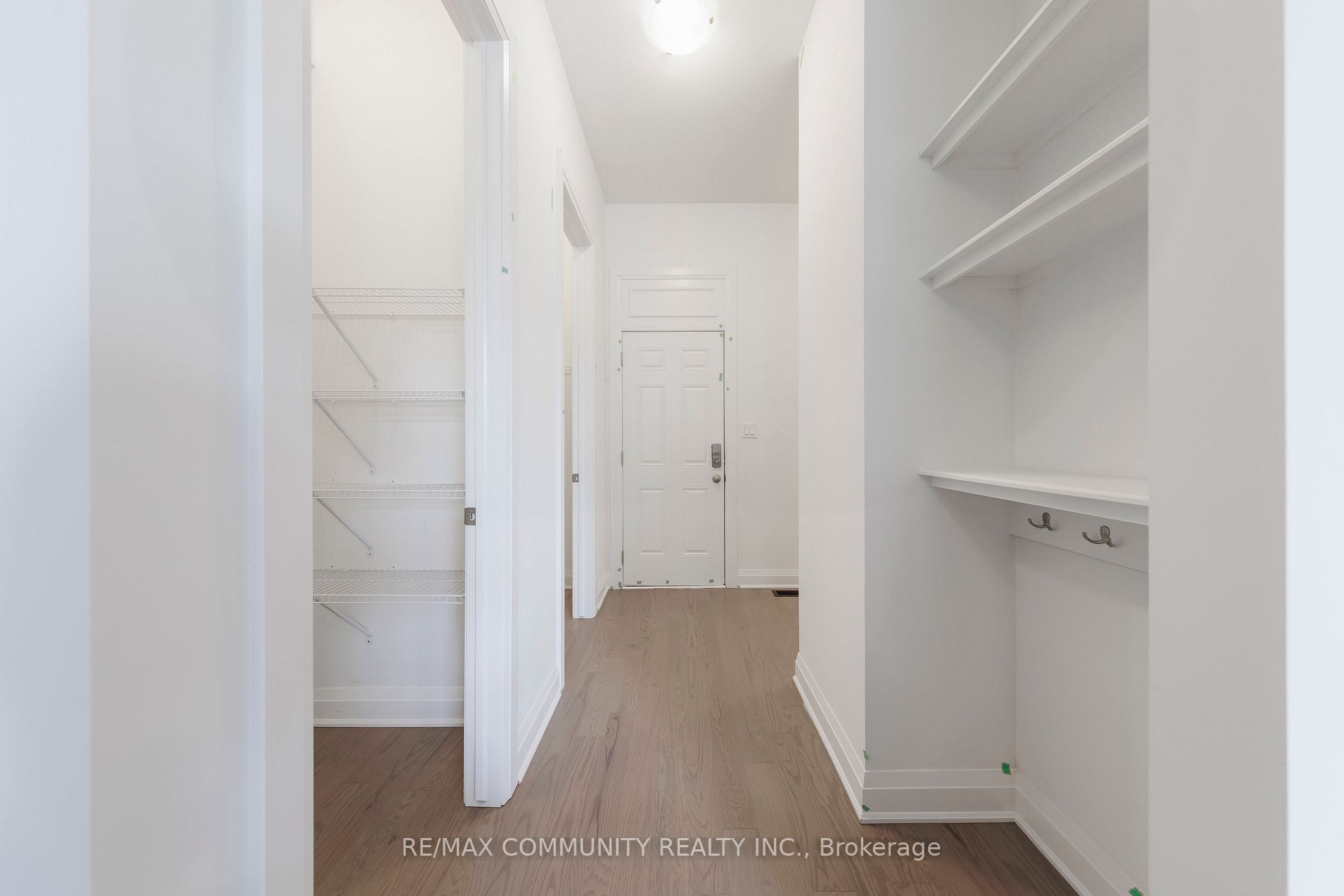 1562 Honey Locust Pl