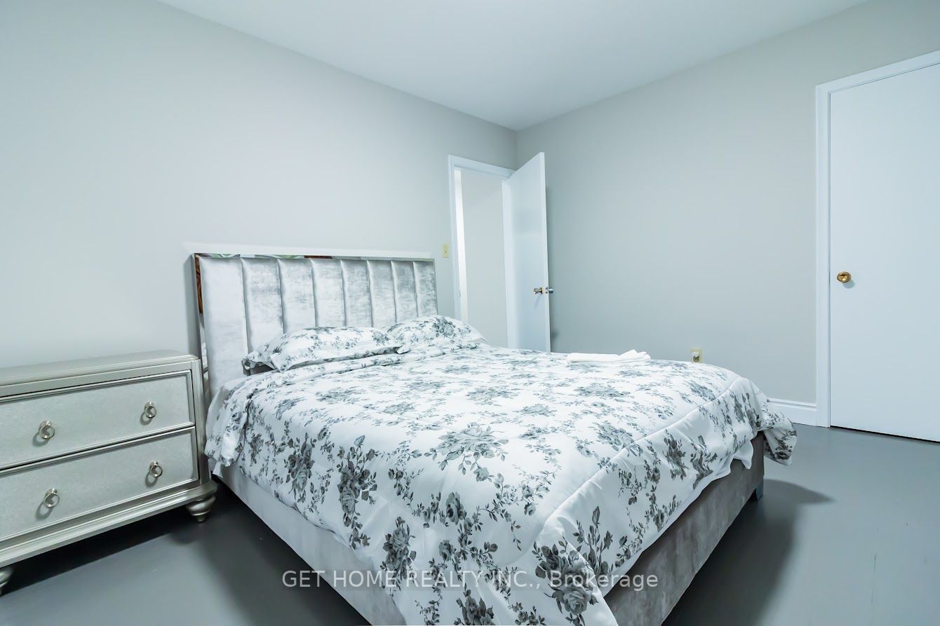 4475 Country Lane