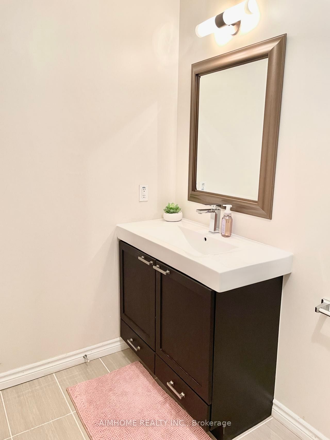 1328 Birchmount Rd, #112