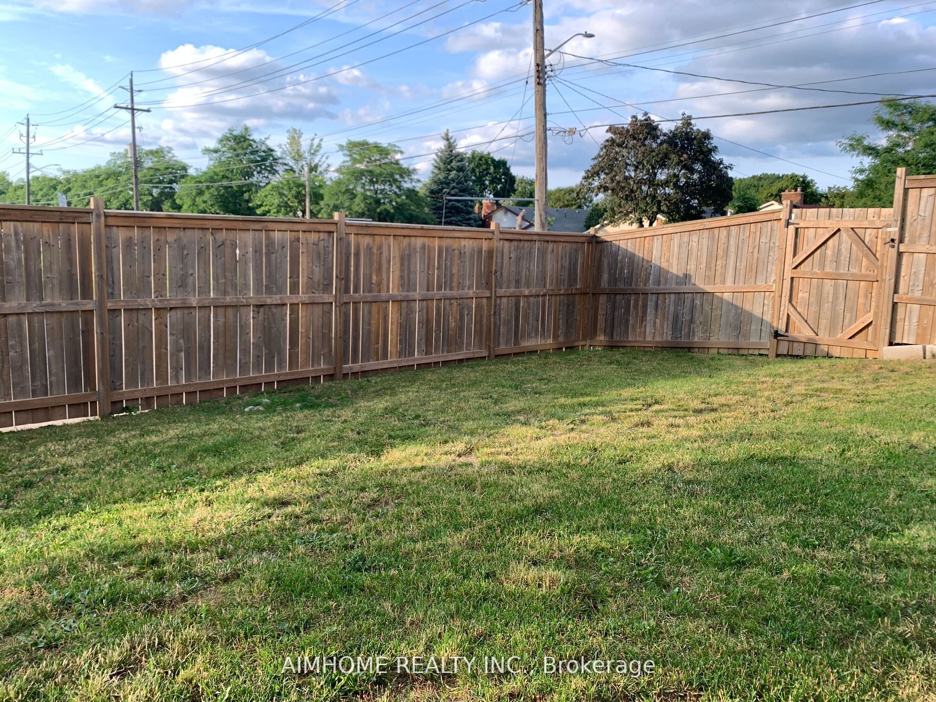 1328 Birchmount Rd, #112