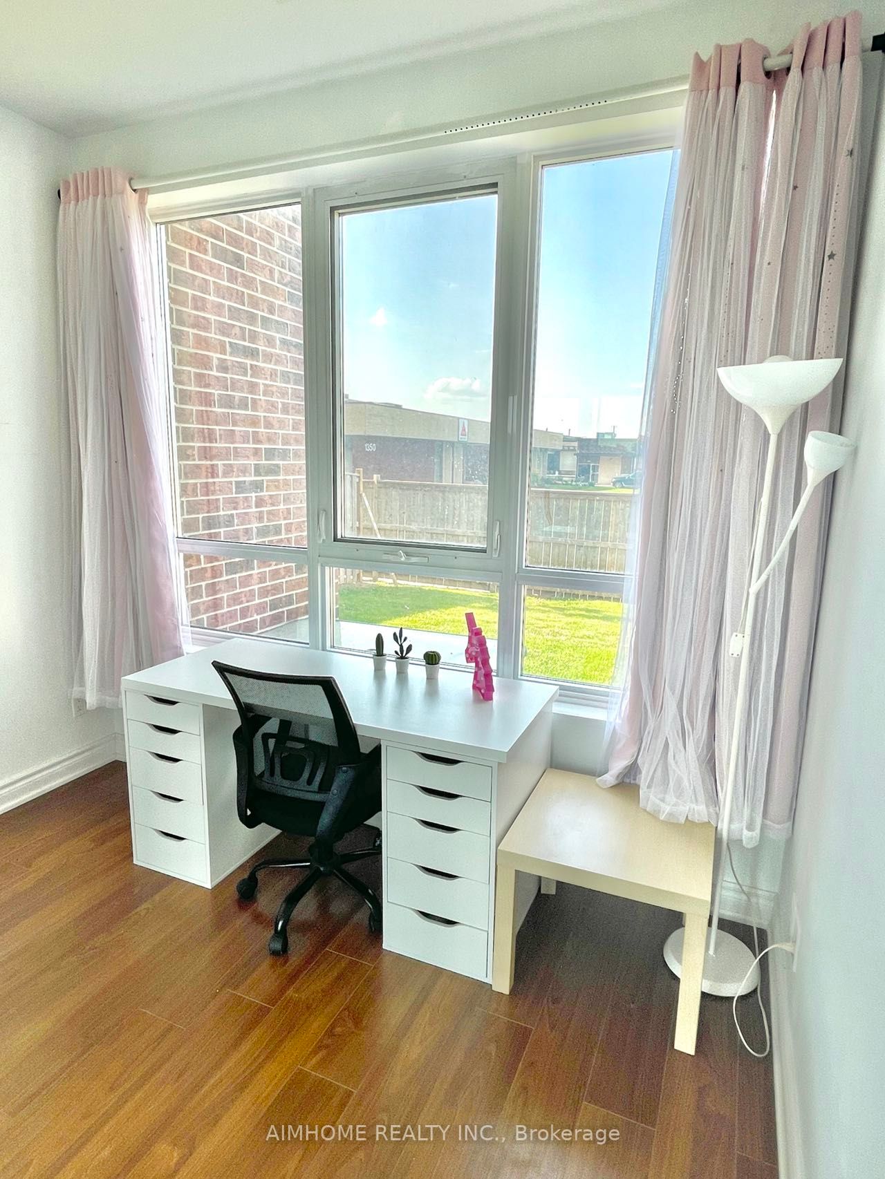 1328 Birchmount Rd, #112