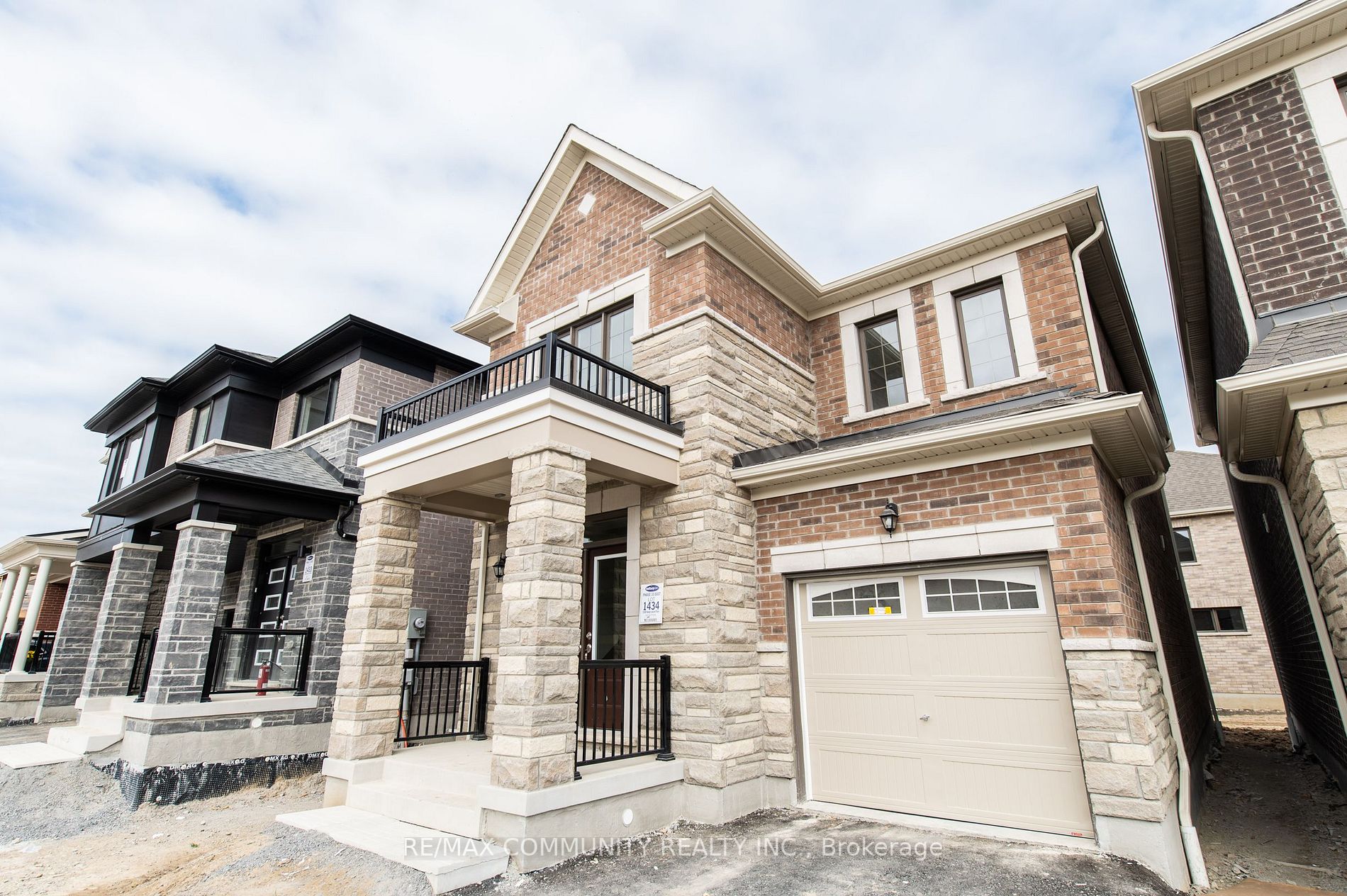 1508 Honey Locust Pl
