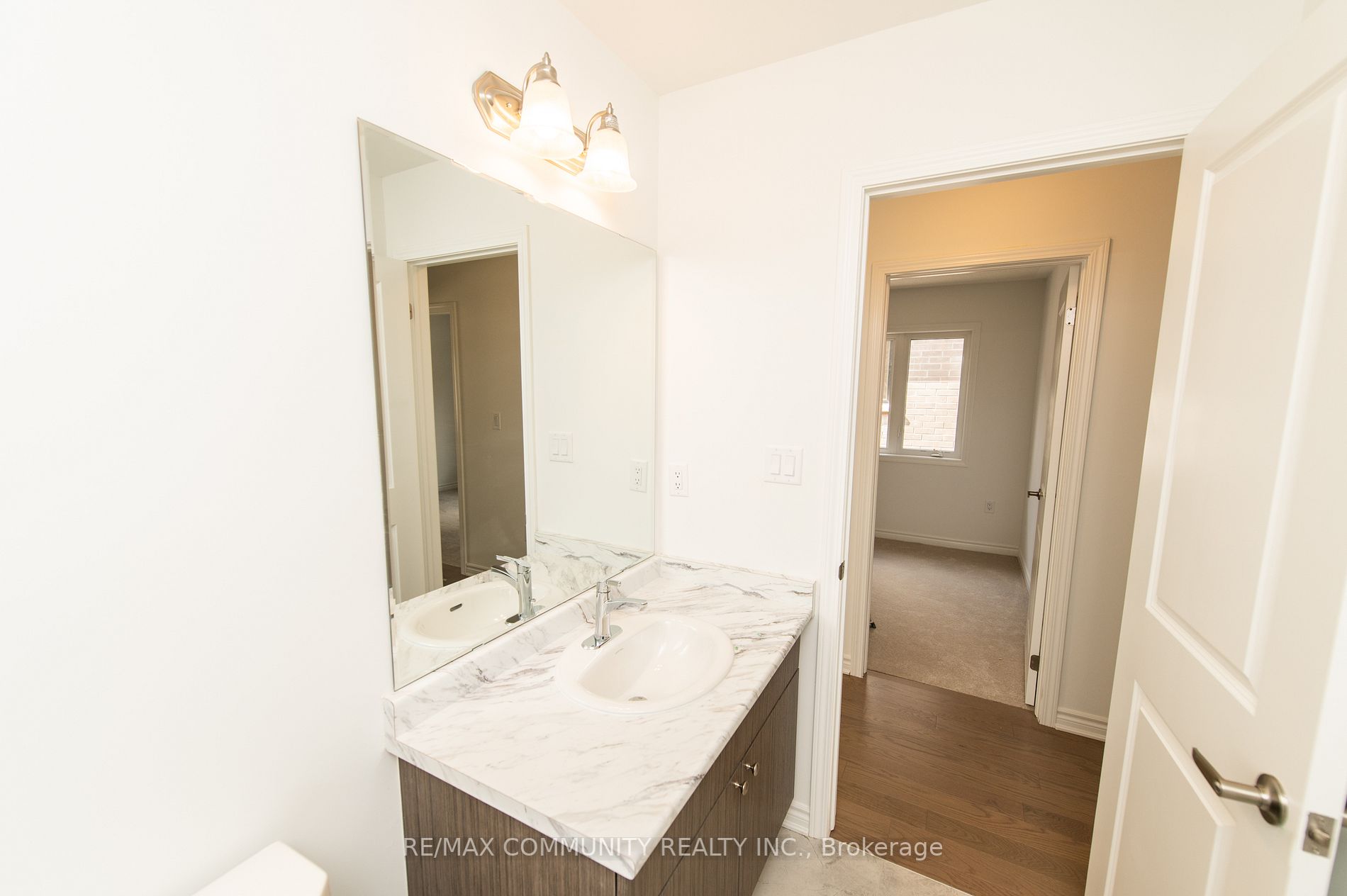 1508 Honey Locust Pl