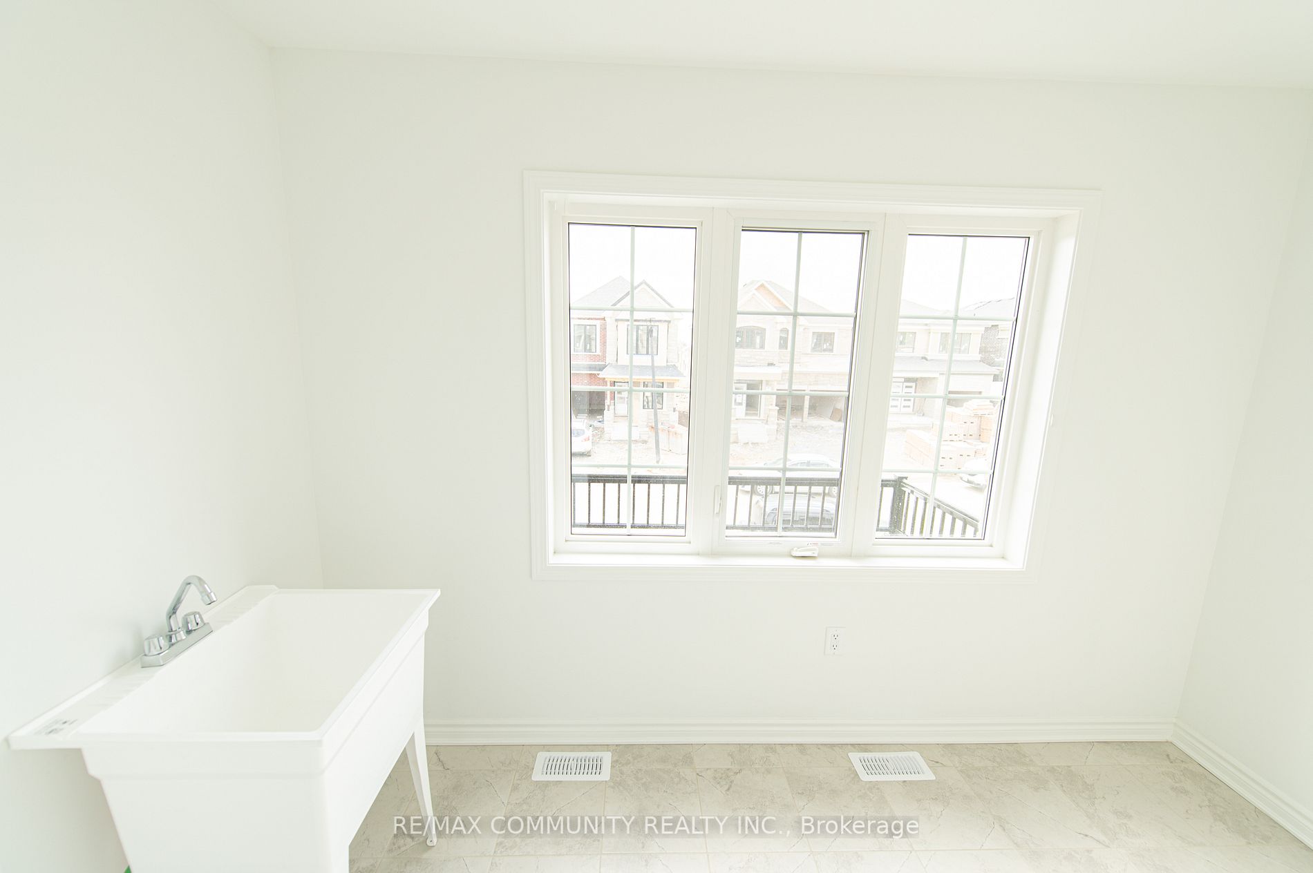 1508 Honey Locust Pl