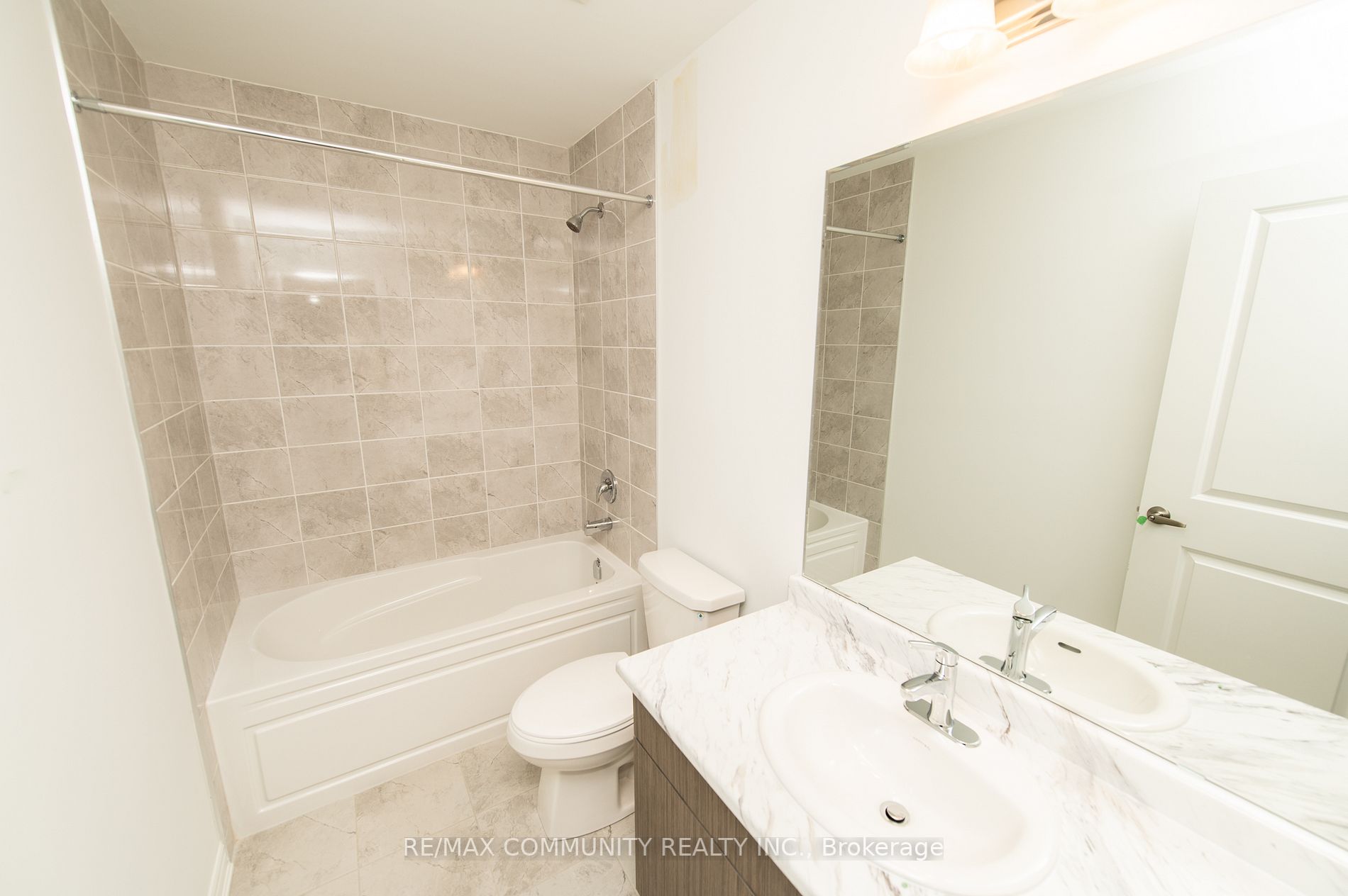 1508 Honey Locust Pl