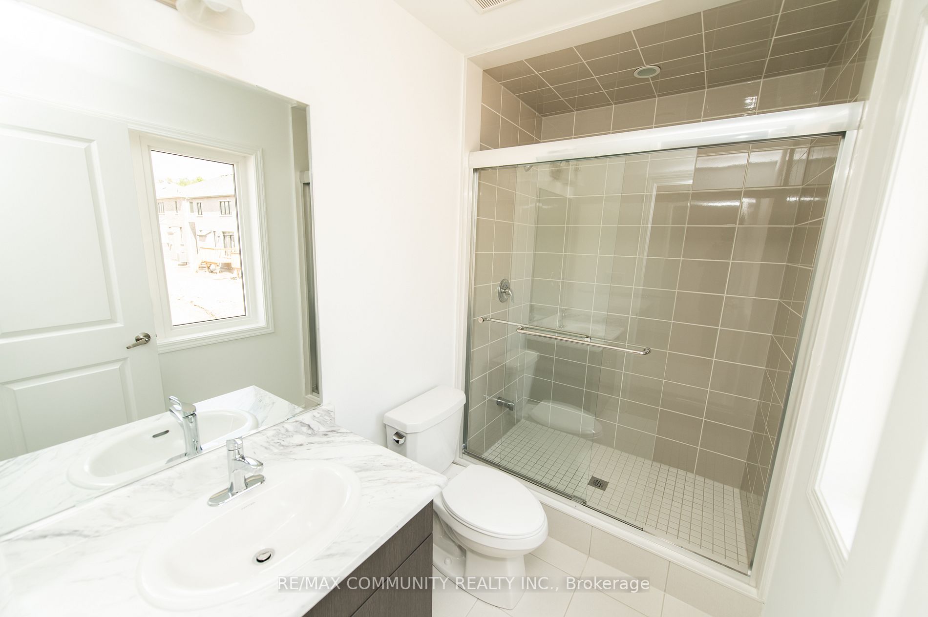 1508 Honey Locust Pl
