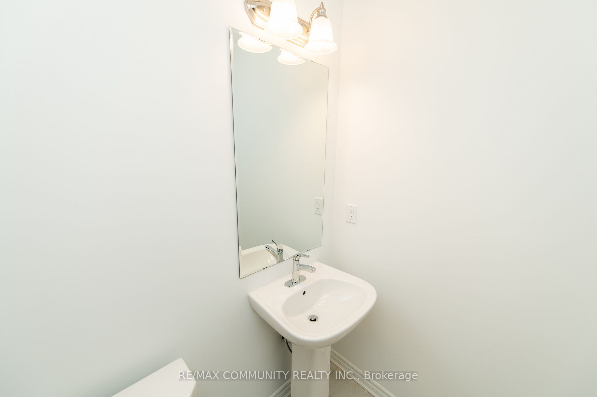 1508 Honey Locust Pl