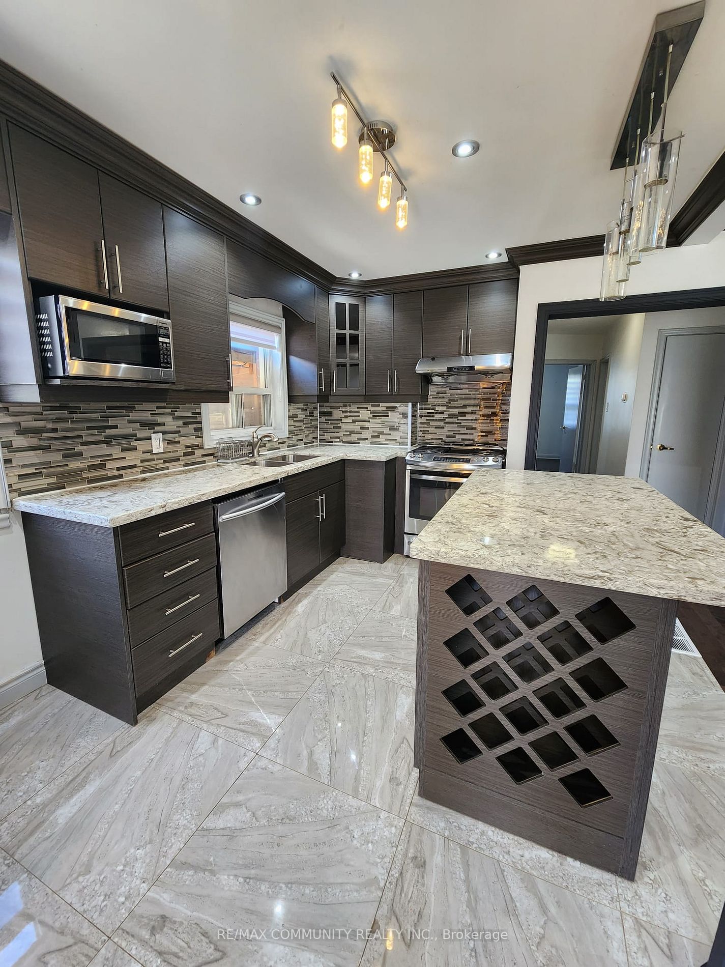 60 Gully Drive, #Main