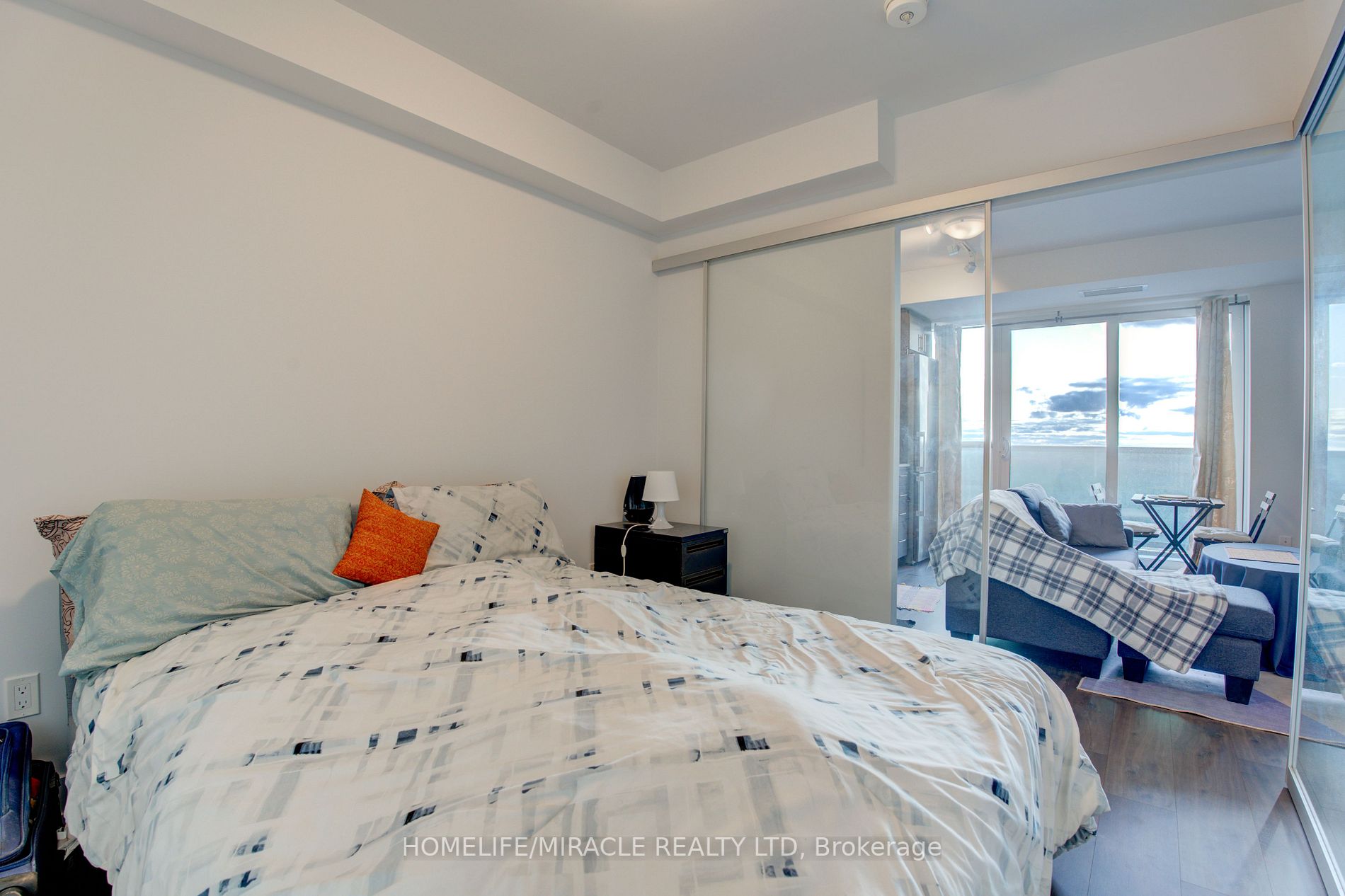 2550 Simcoe Street N, #1602