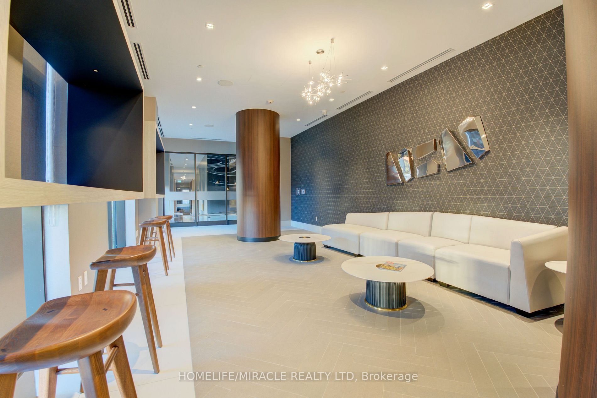 2550 Simcoe Street N, #1602