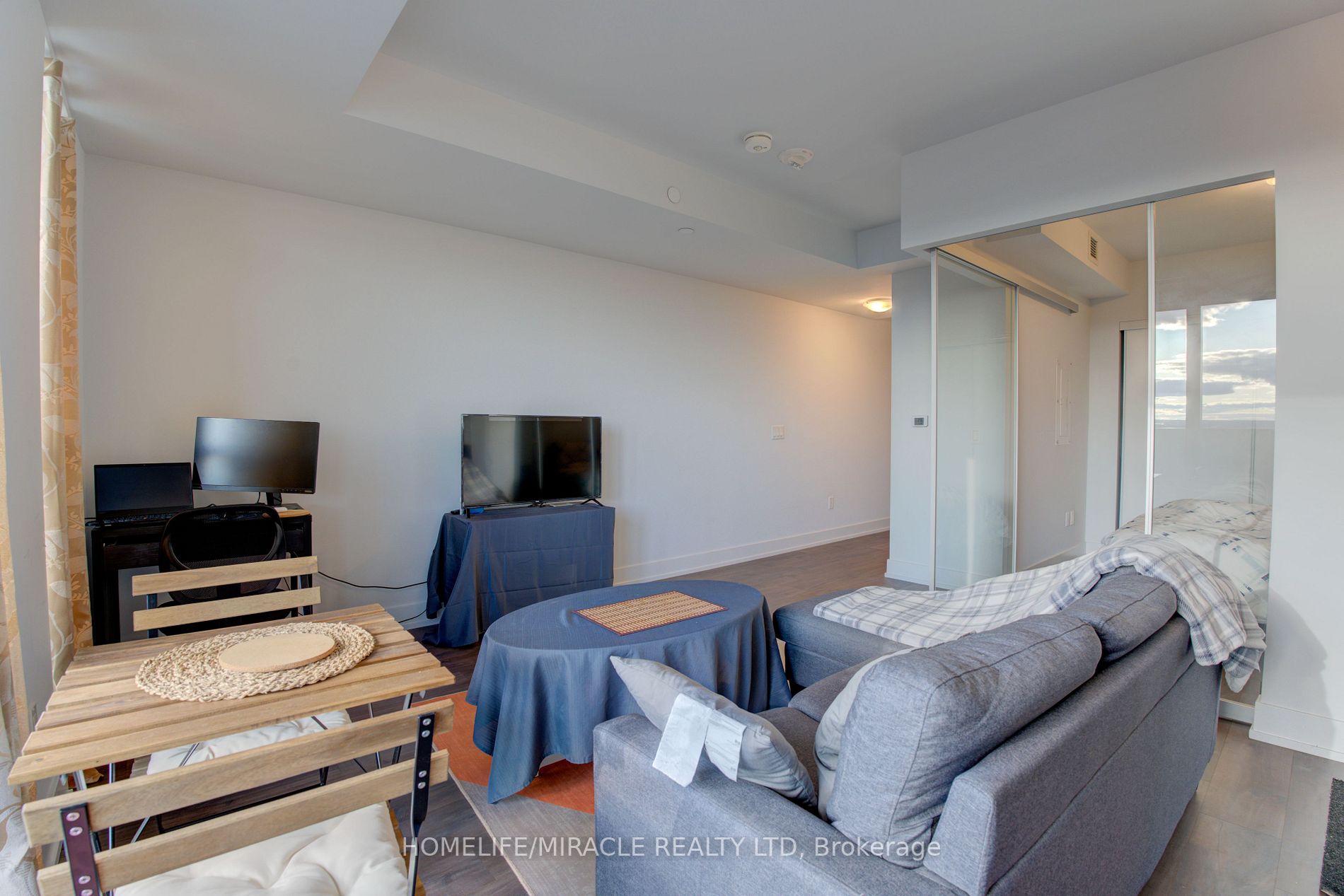2550 Simcoe Street N, #1602