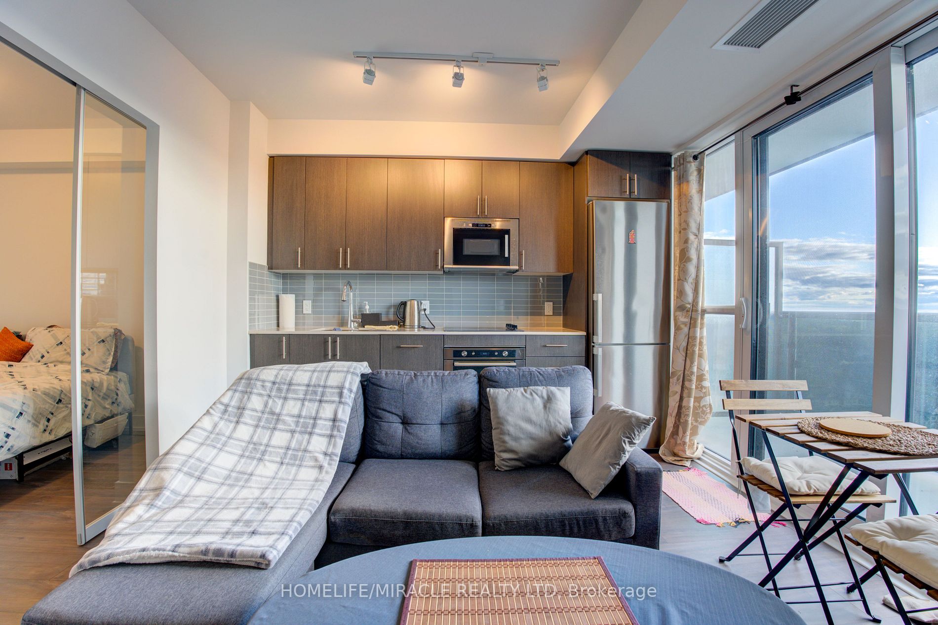 2550 Simcoe Street N, #1602