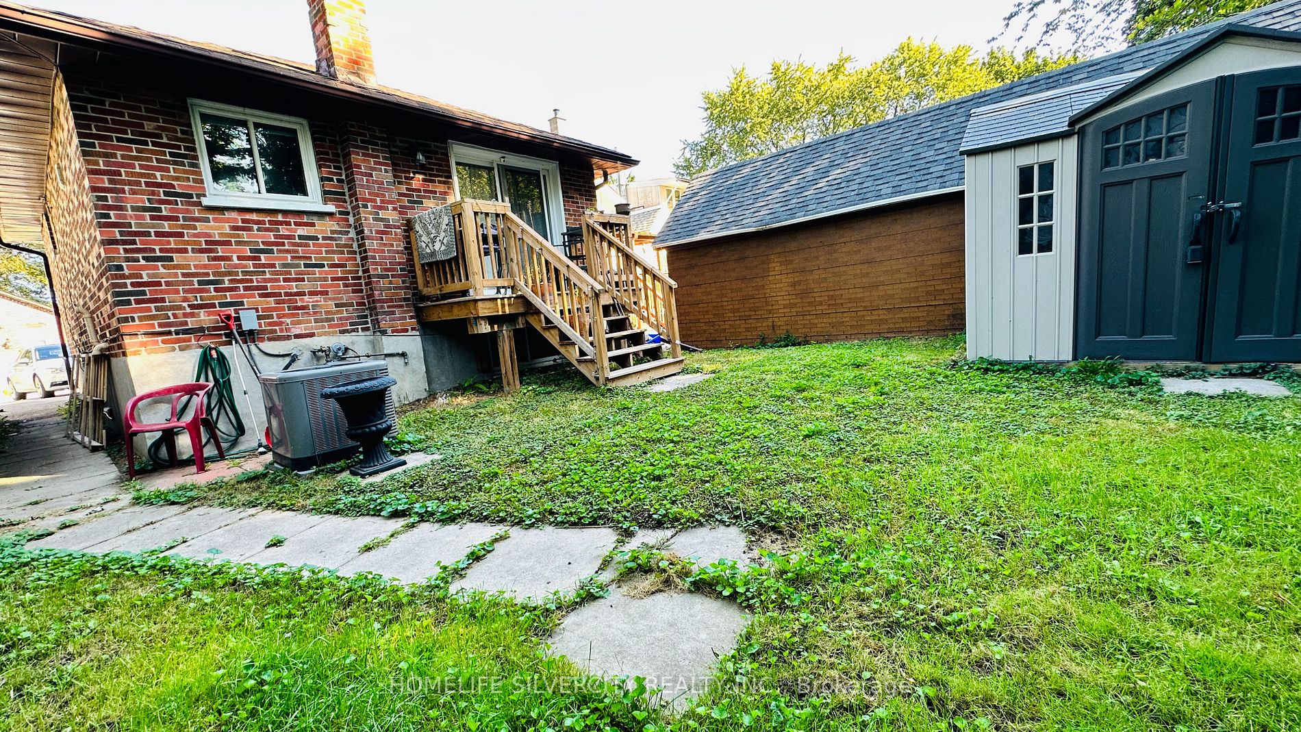 157 Elliott Ave