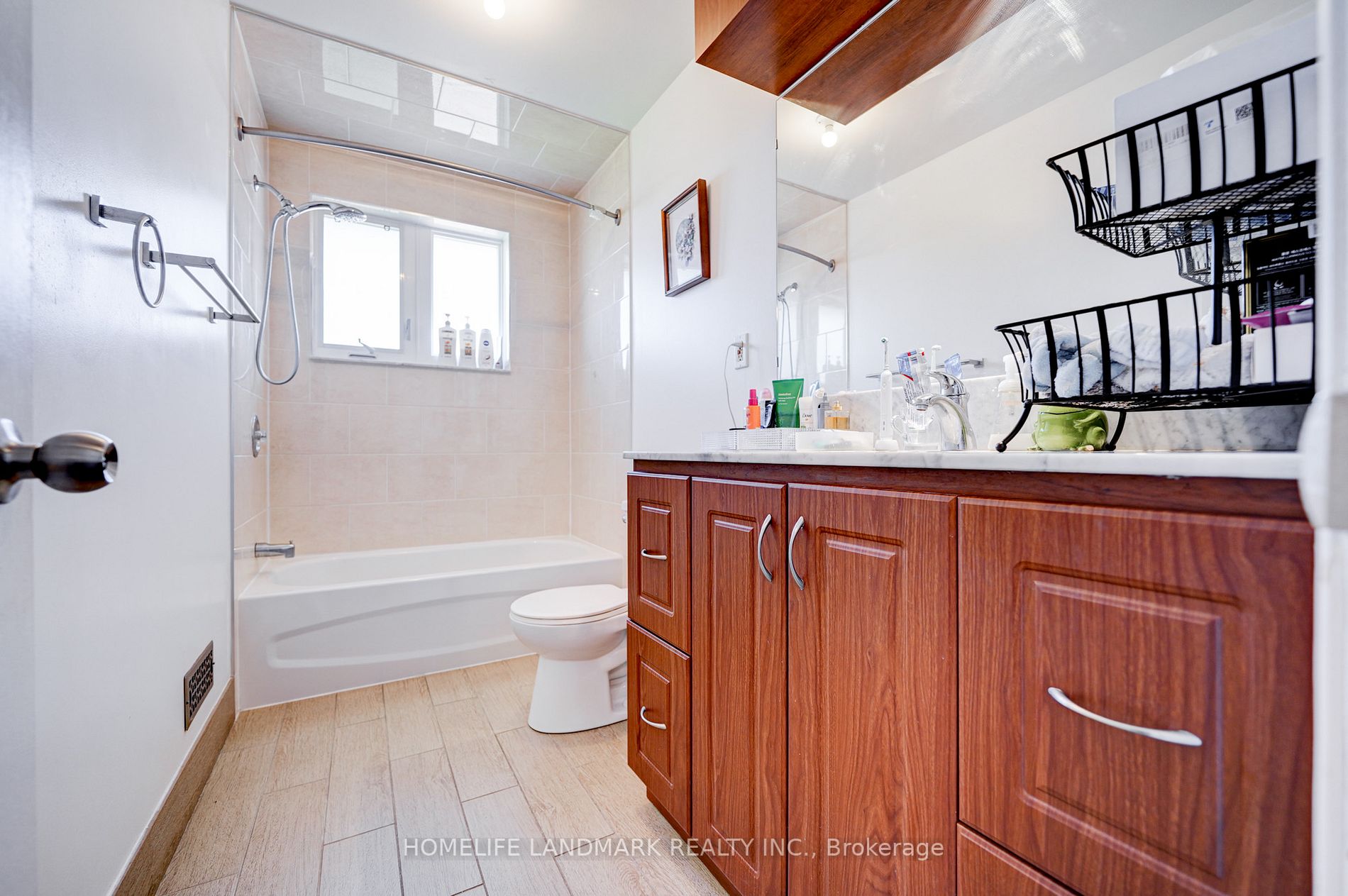 Listing E7005720 - Large Photo # 33