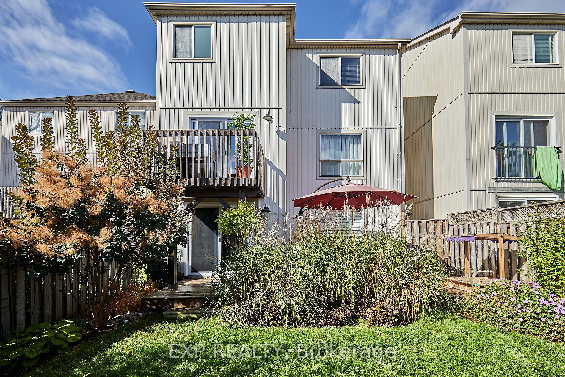 1113 Ashgrove Cres